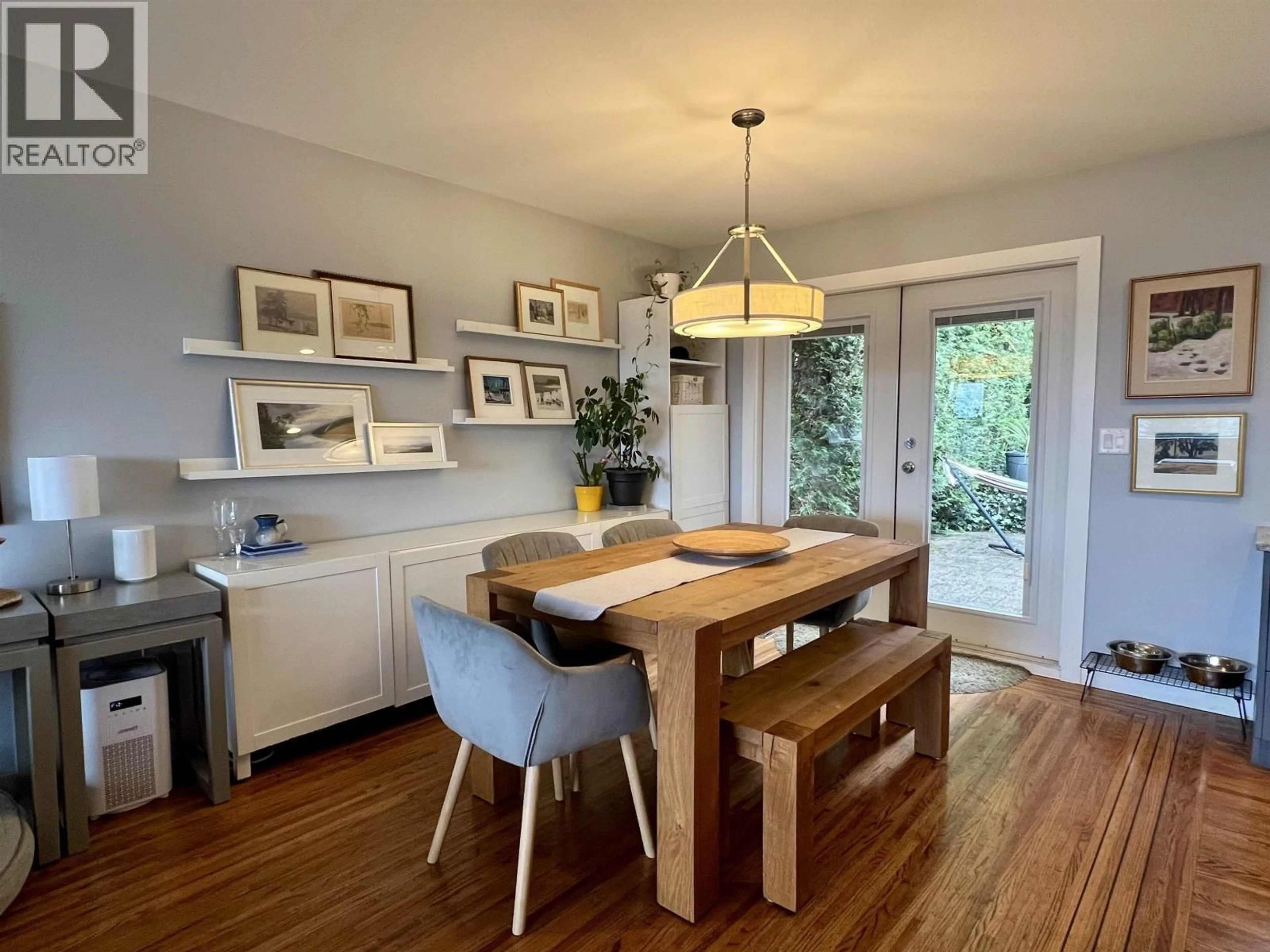 Dining room, wood/laminate floor for 918 BAKER DRIVE, Coquitlam British Columbia V3J6X2
