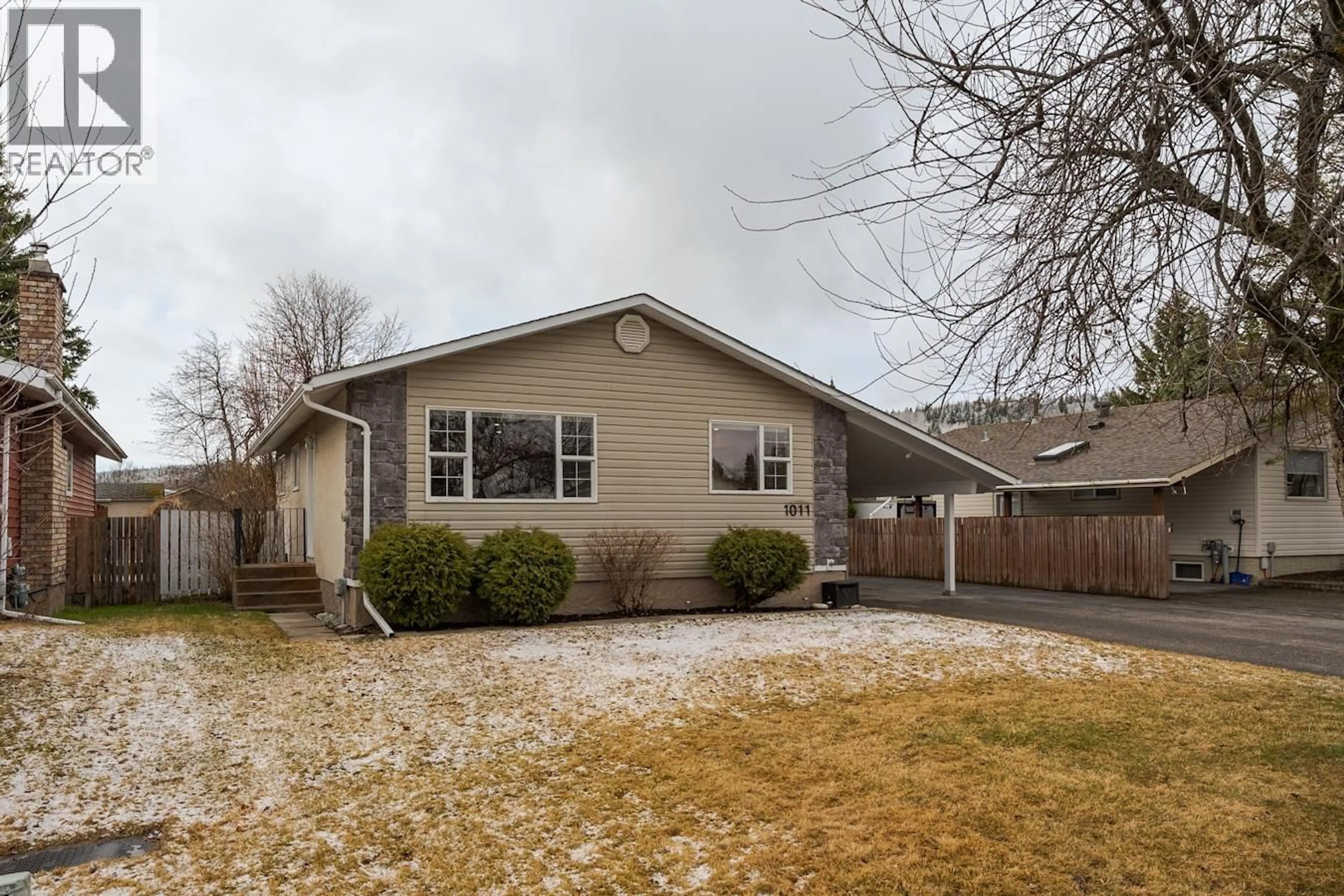 Home with vinyl exterior material, street for 1011 HANSARD CRESCENT, Prince George British Columbia V2M4J8