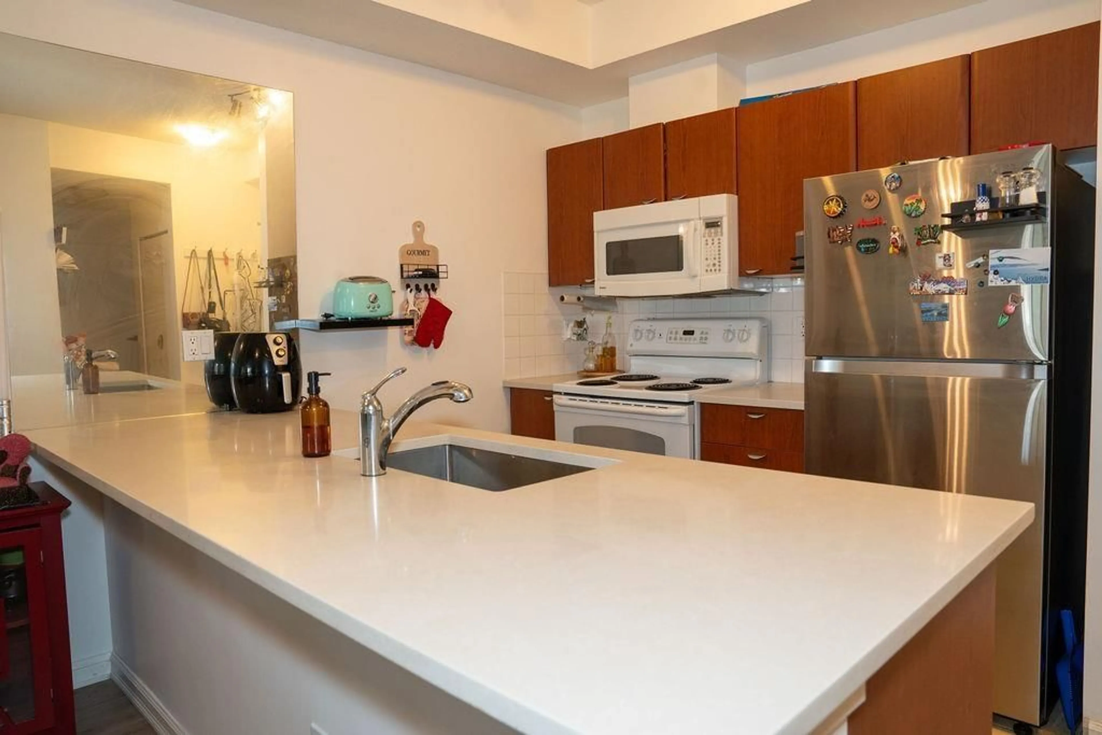 Standard kitchen, unknown for 406 - 10088 148 STREET, Surrey British Columbia V3R3M9