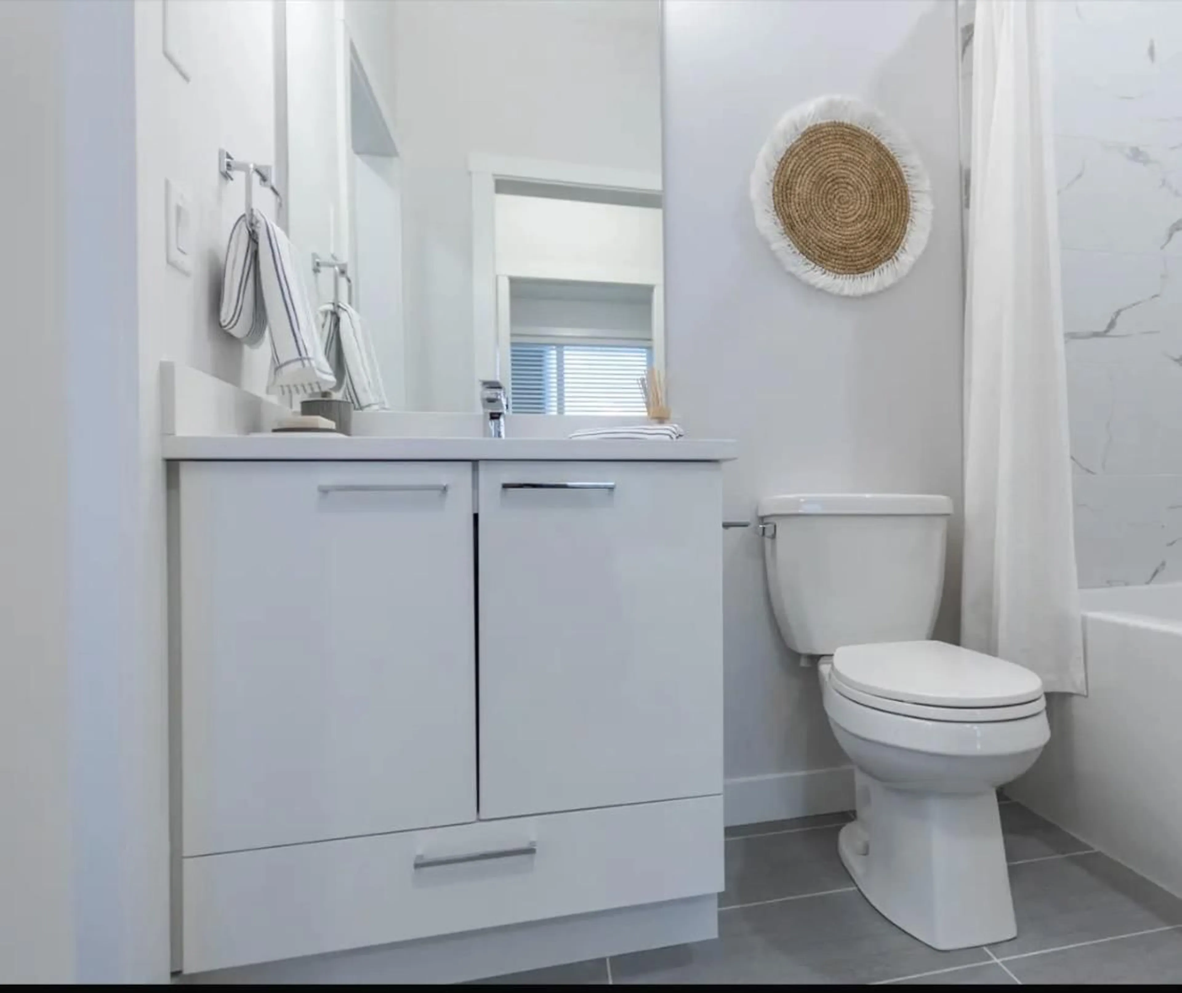 Standard bathroom, unknown for 111 - 7375 HORNE STREET, Mission British Columbia V2S0X9