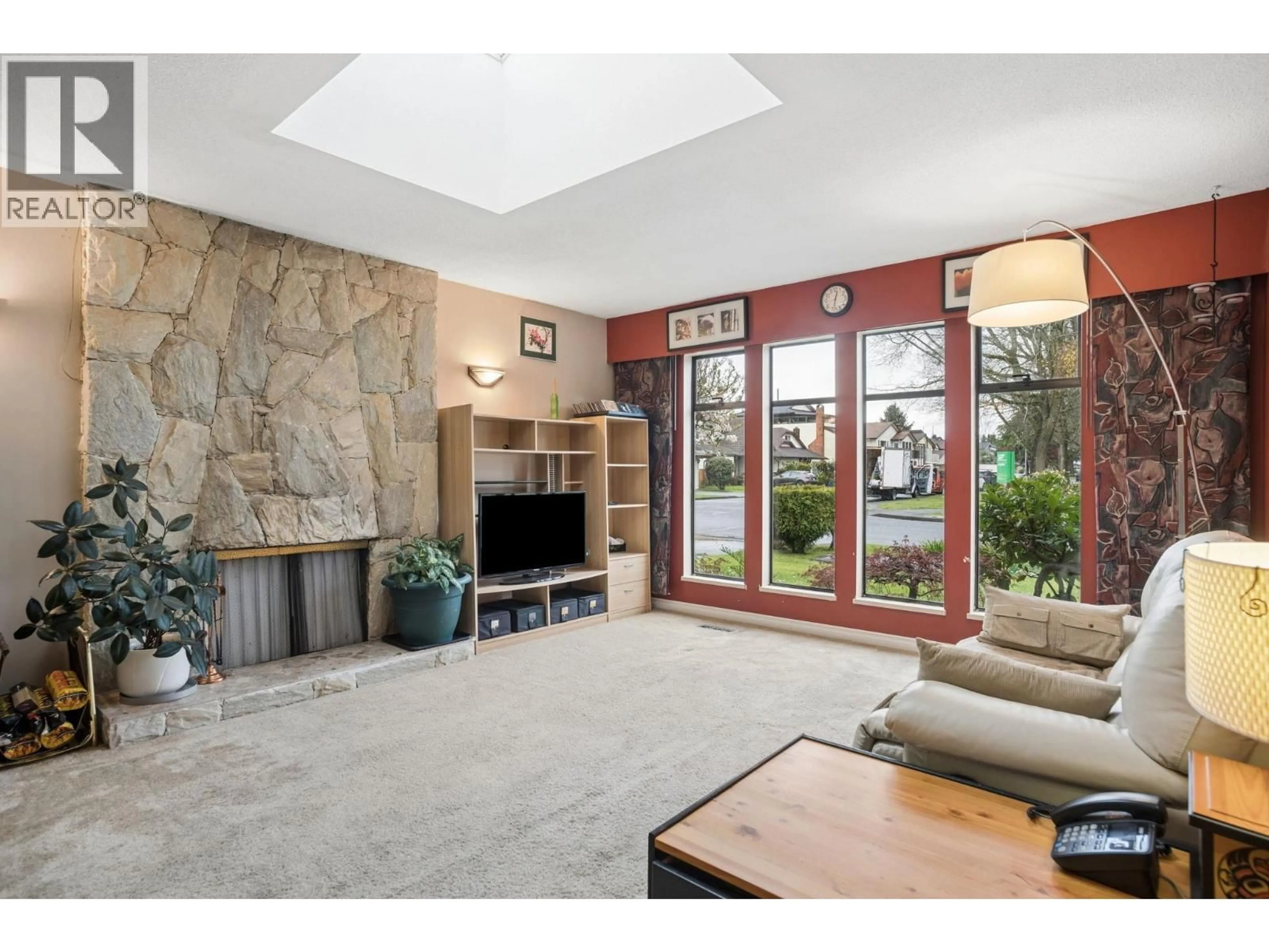 Living room with furniture, unknown for 11200 MELLIS DRIVE, Richmond British Columbia V6X1L7