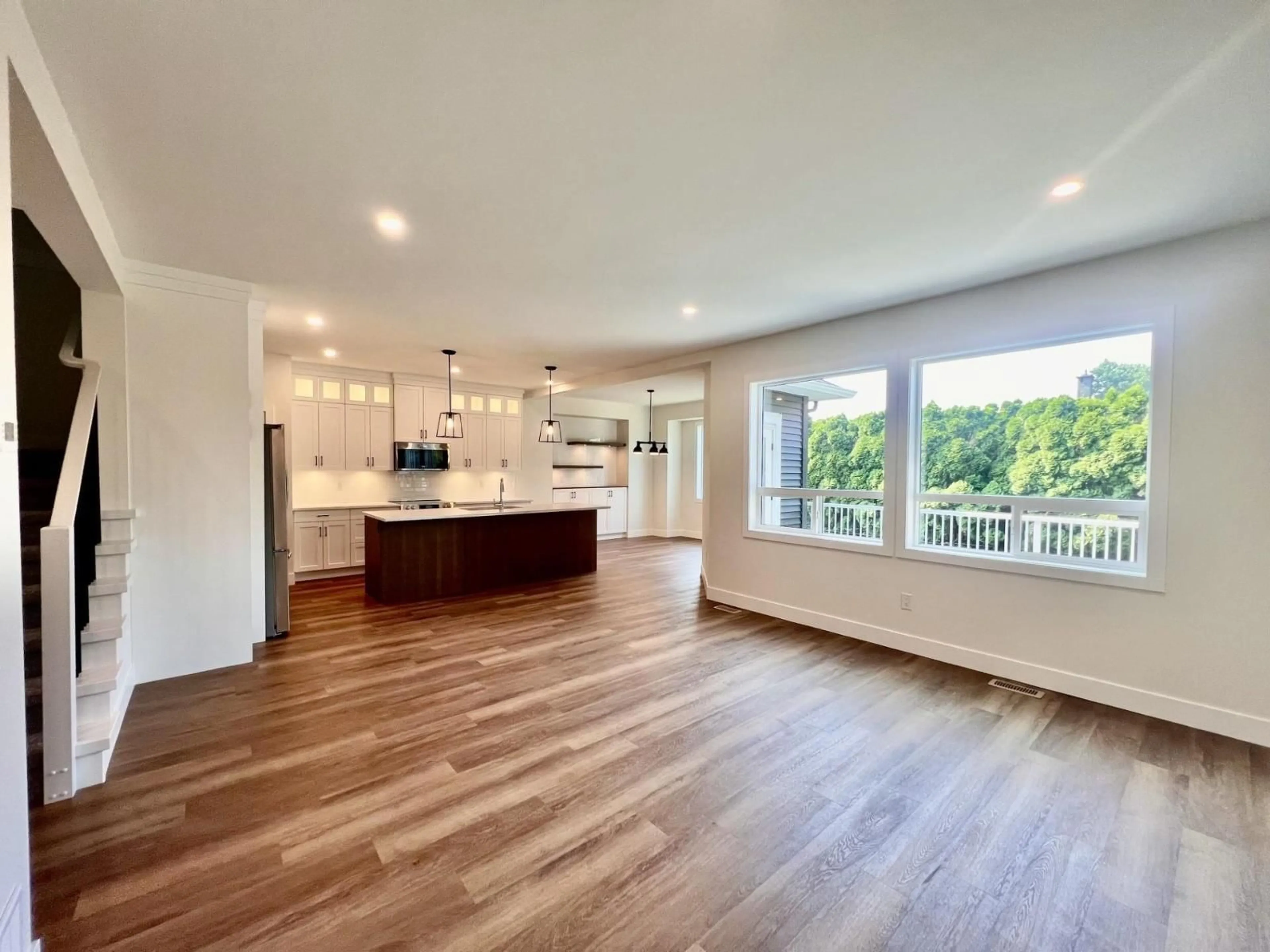 Open concept kitchen, wood/laminate floor for 7033 EDEN DRIVE, Chilliwack British Columbia V2R1E6