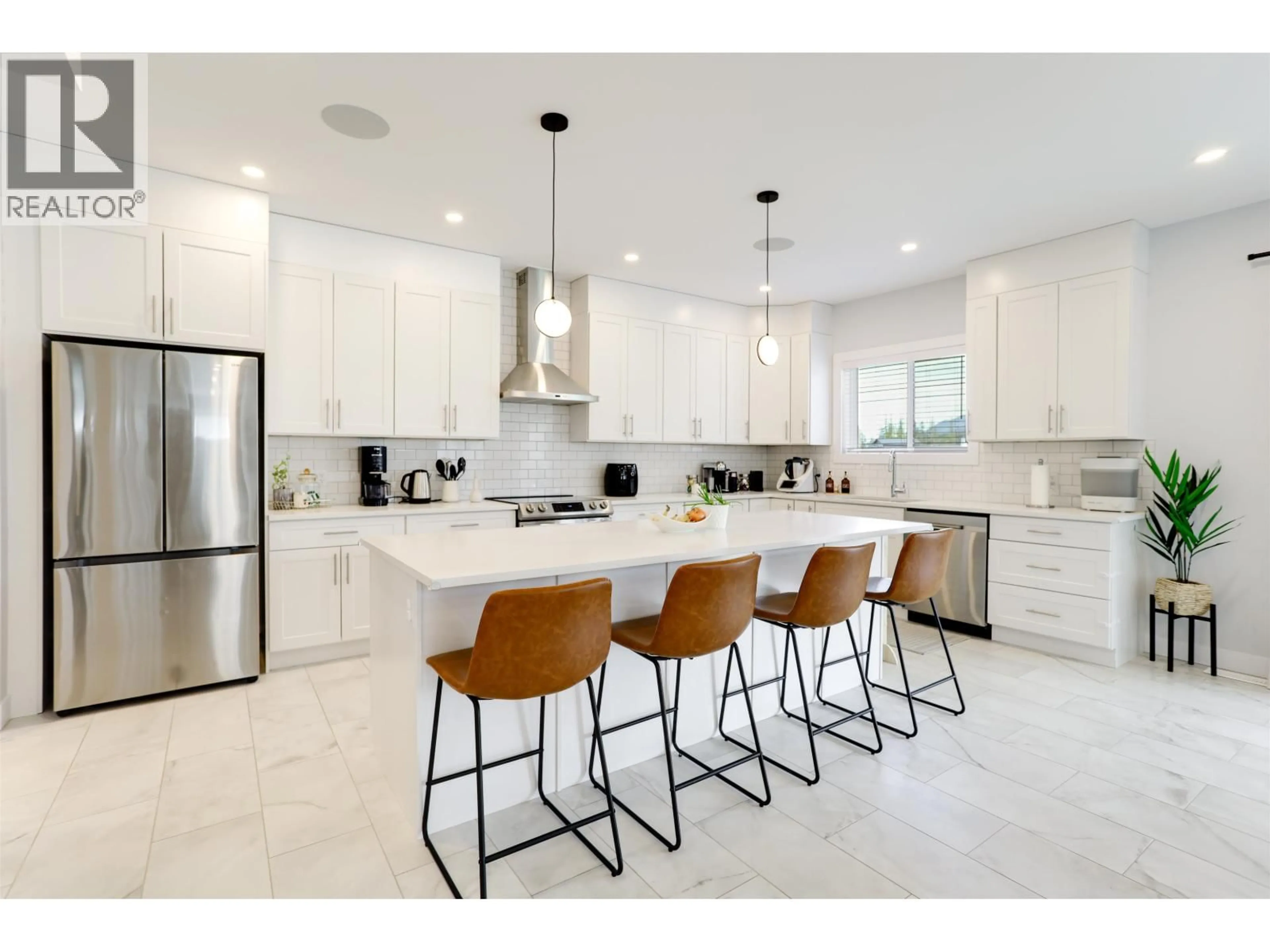 Open concept kitchen, ceramic/tile floor for 6 ROBINSON STREET, Kitimat British Columbia V8C2S2