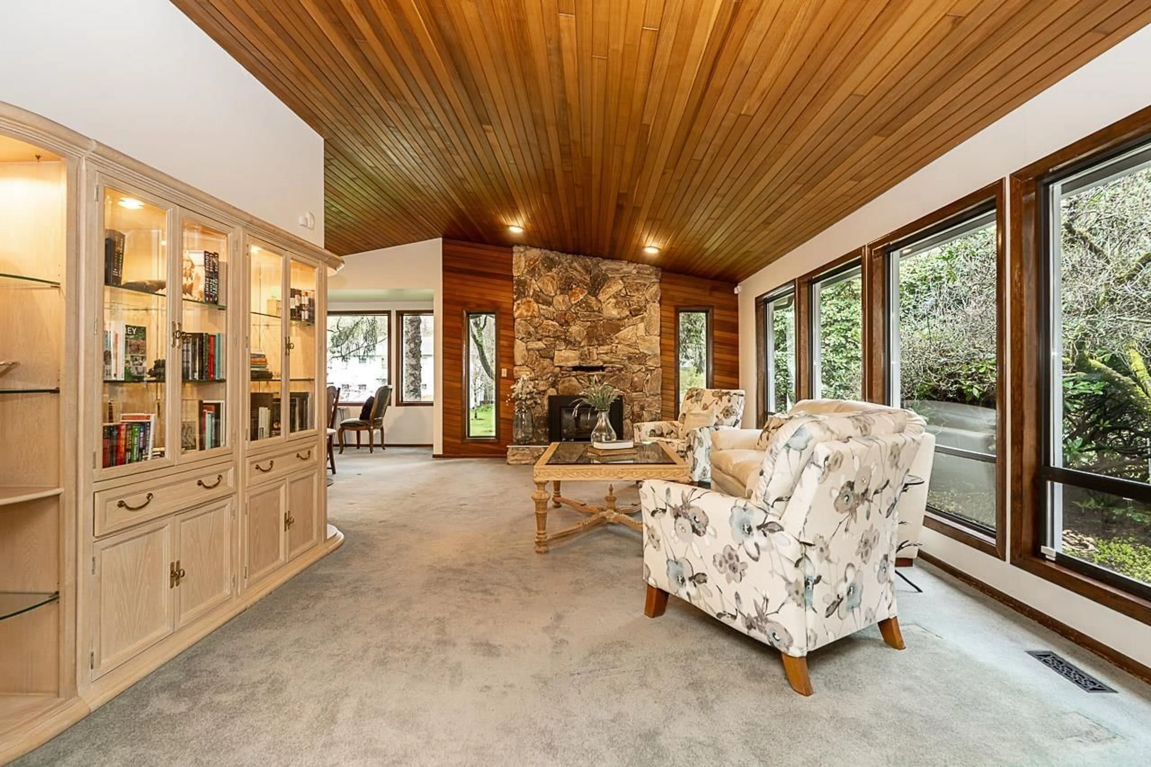 Living room with furniture, unknown for 17379 21A AVENUE, Surrey British Columbia V3Z0A1