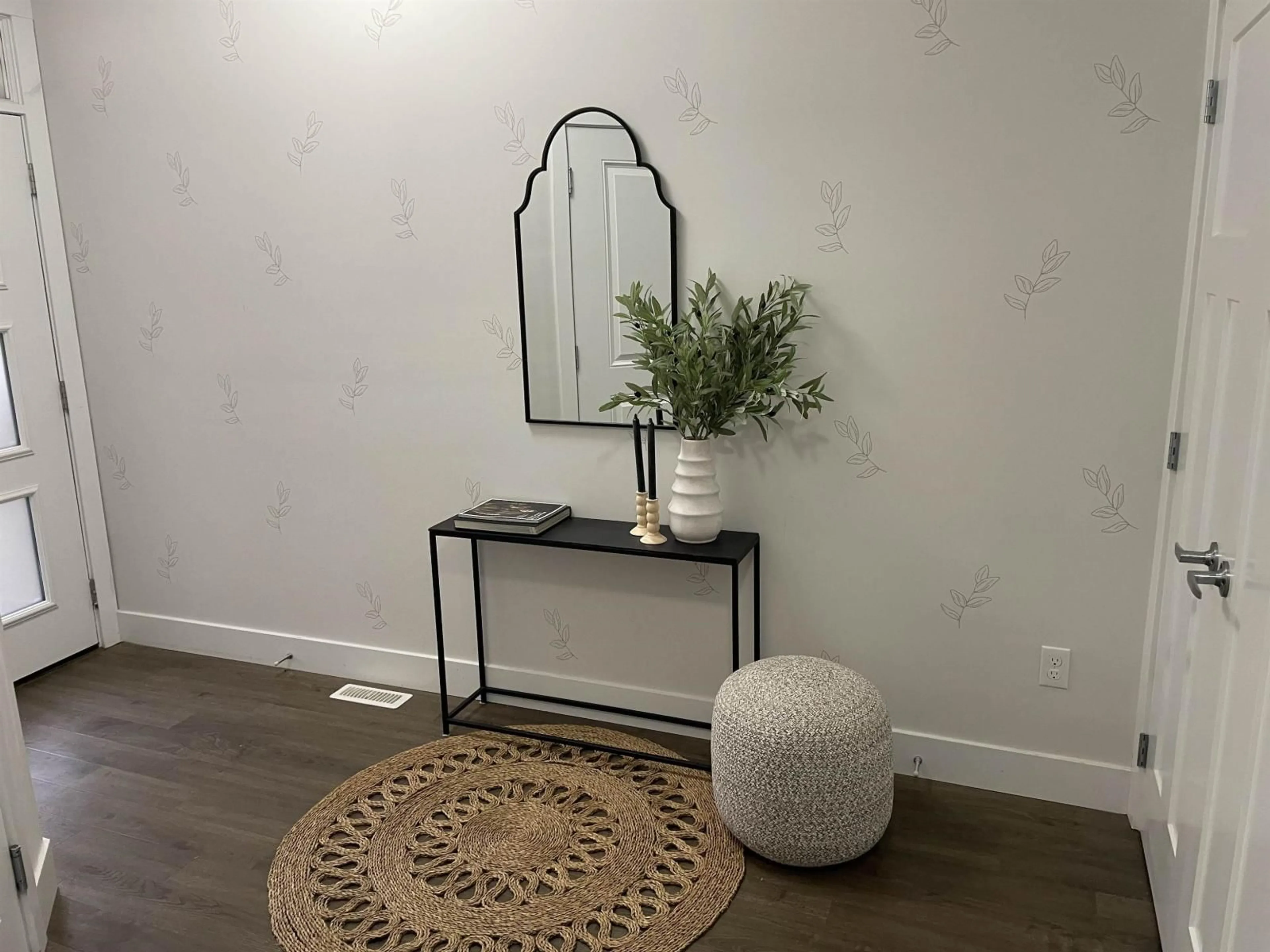 Indoor entryway for 2 - 5797 PROMONTORY ROAD, Chilliwack British Columbia V2R0Z2