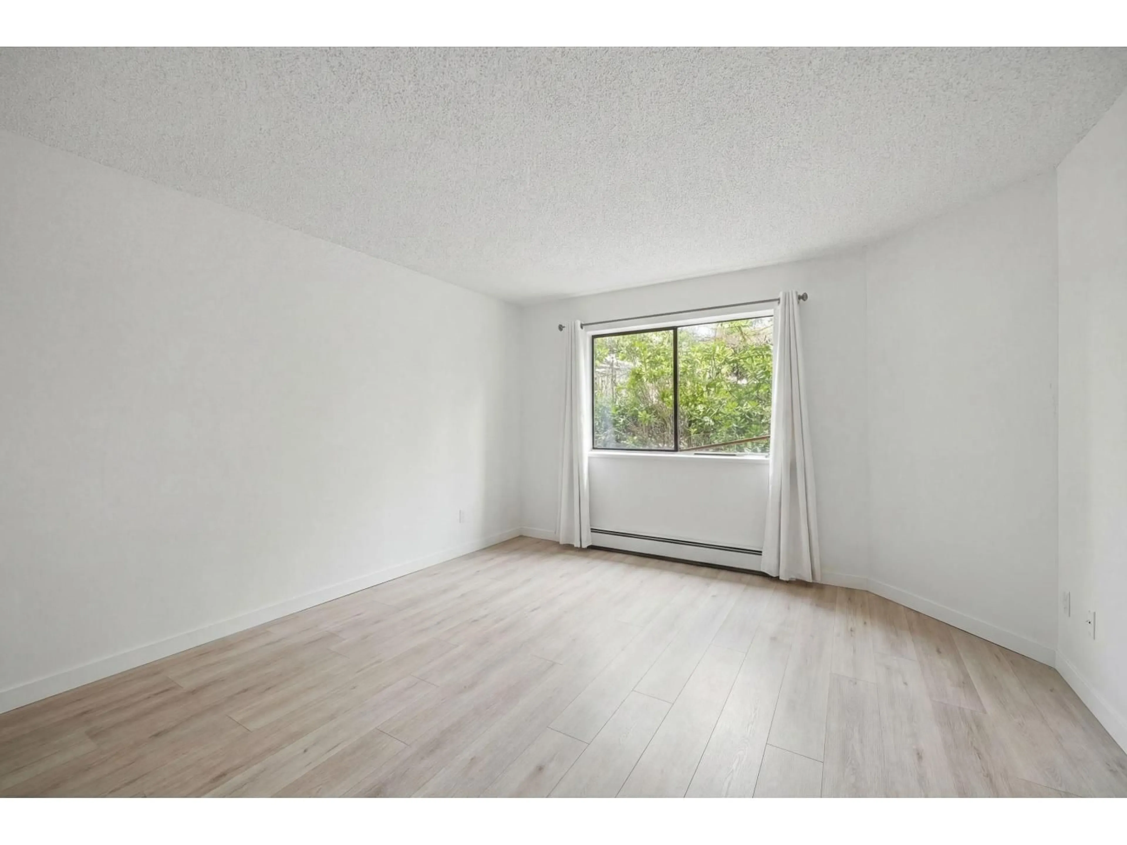 A pic of a room for 106 - 10626 151A STREET, Surrey British Columbia V3R8K7