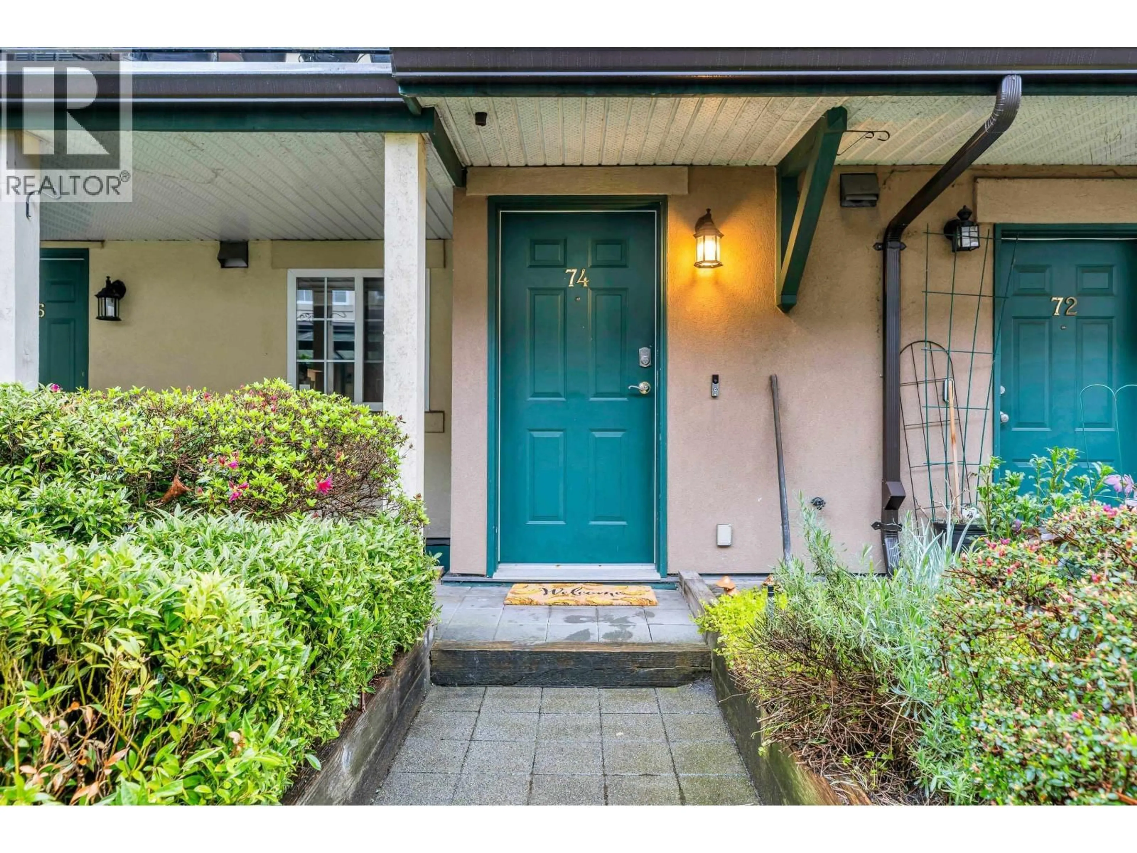 Indoor entryway for 74 - 1561 BOOTH AVENUE, Coquitlam British Columbia V3K6Z9