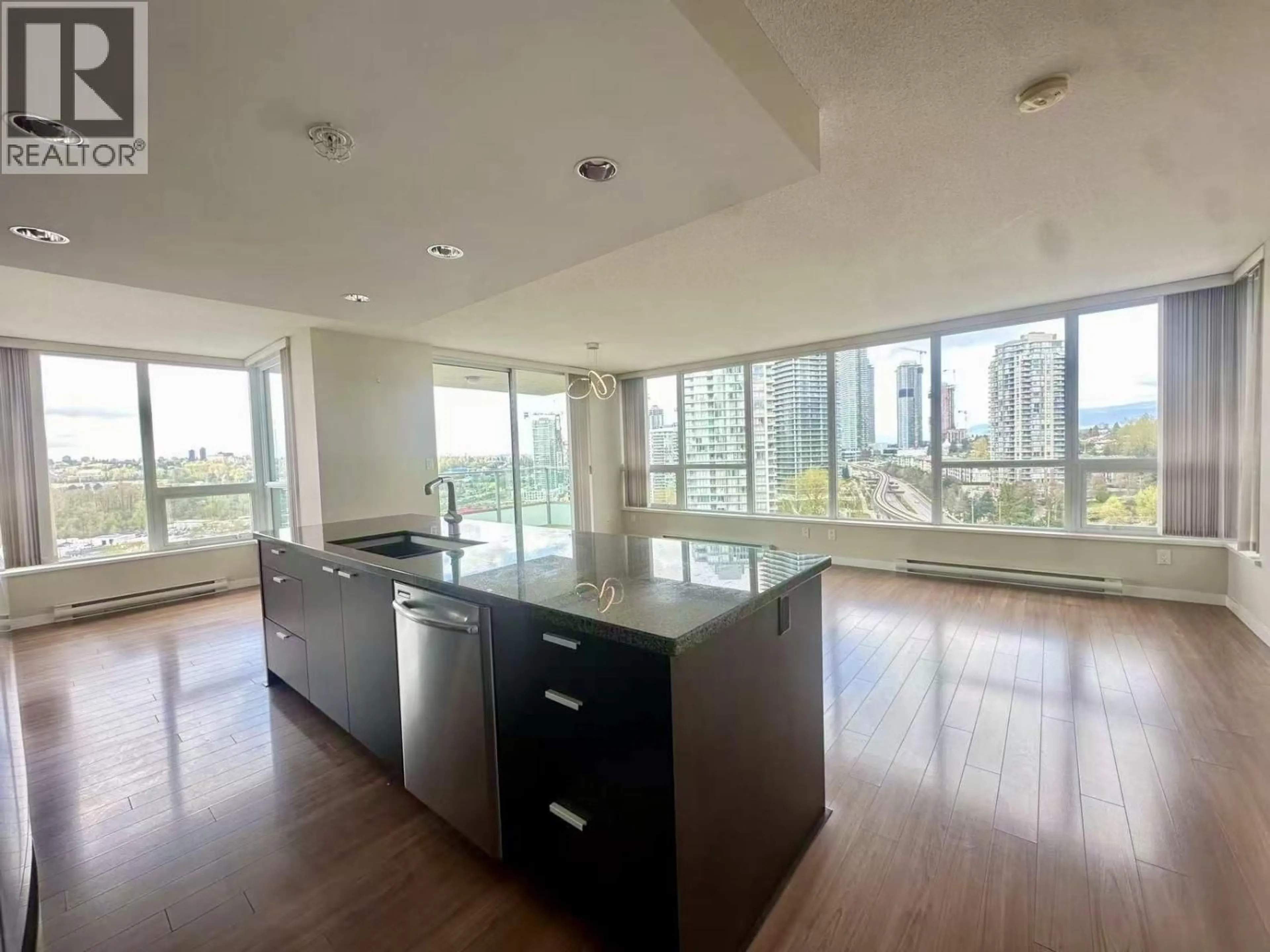 Open concept kitchen, unknown for 1703 - 2232 DOUGLAS ROAD, Burnaby British Columbia V5C0G9