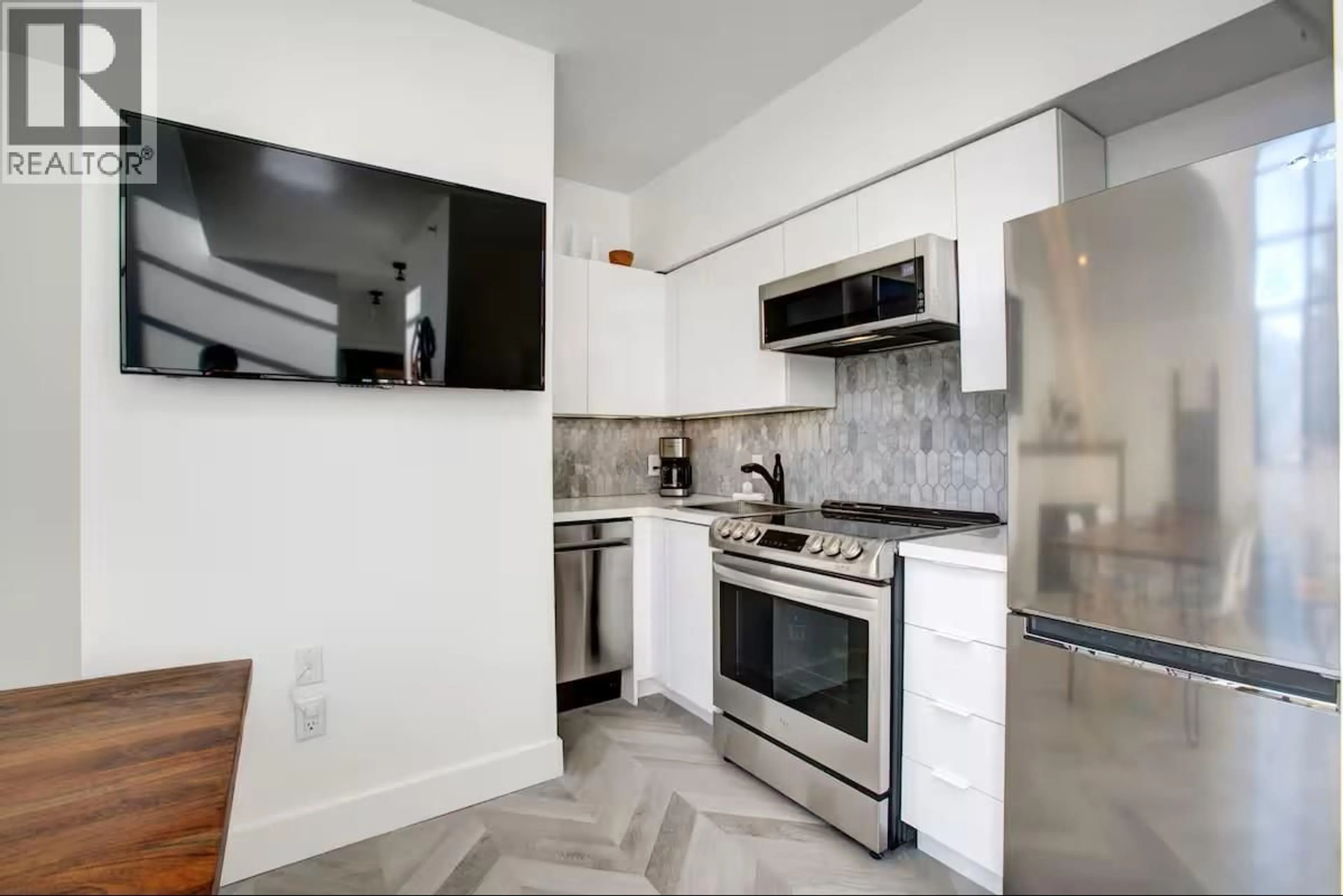 Standard kitchen, ceramic/tile floor for 501 - 4369 MAIN STREET, Whistler British Columbia V8E1B7