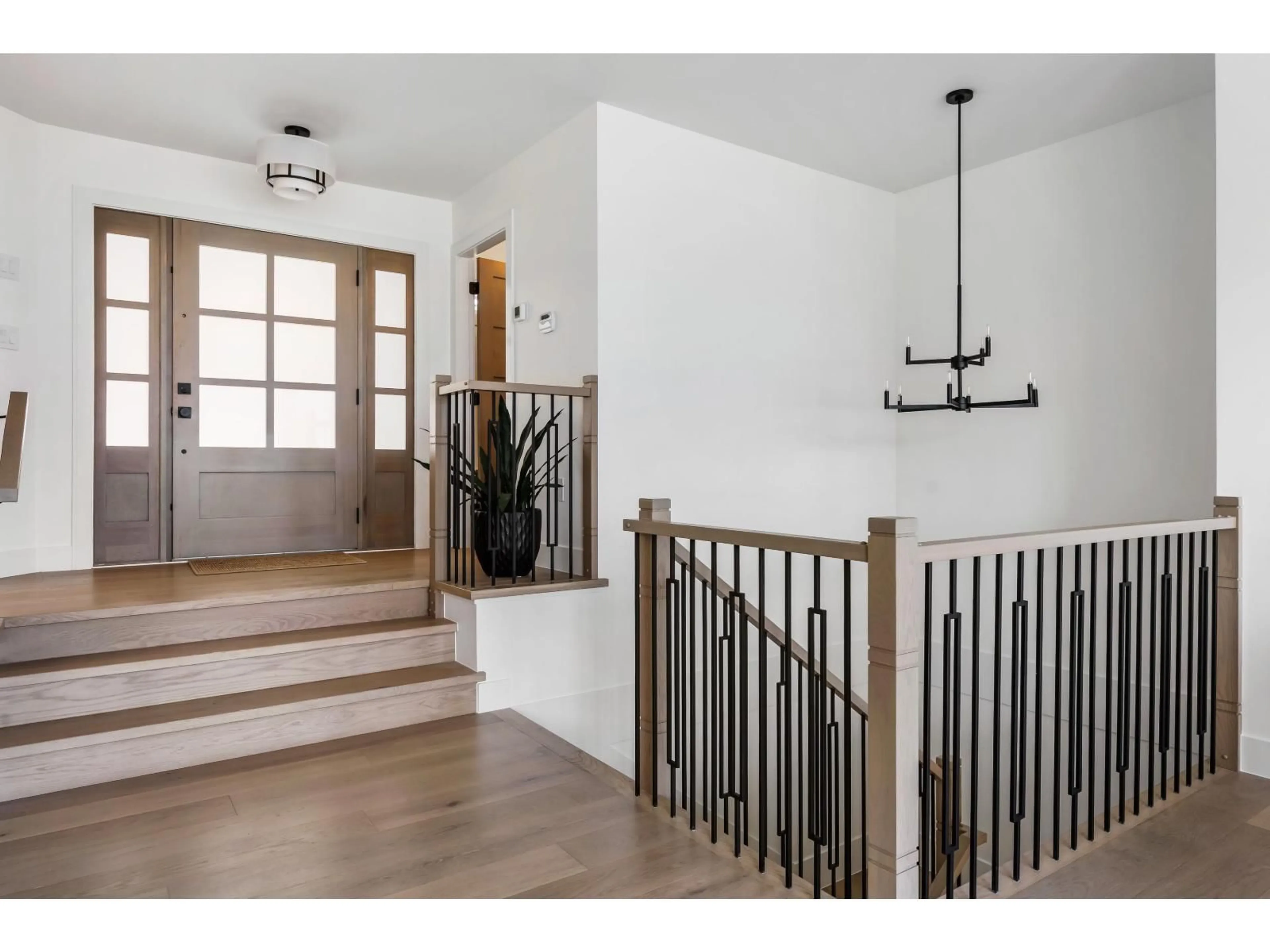 Indoor entryway for 46007 WEEDEN DRIVE, Chilliwack British Columbia V2R5T8