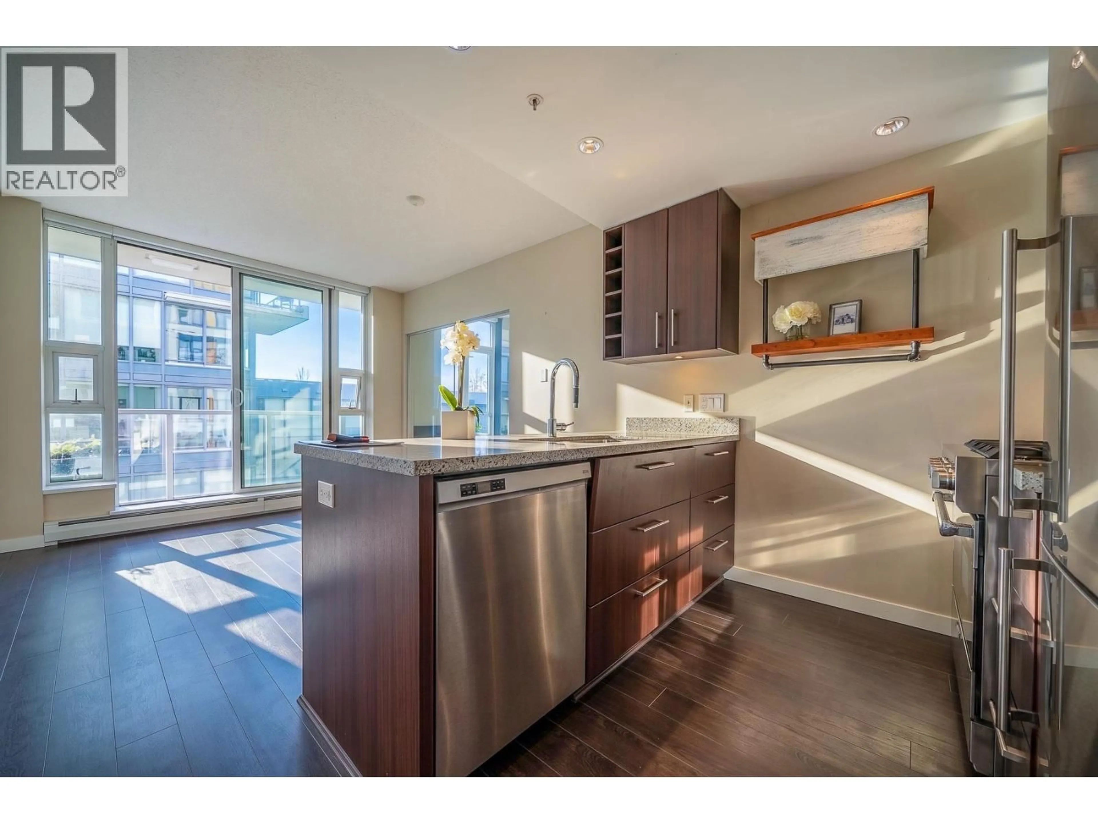 Open concept kitchen, unknown for 707 - 108 1ST AVENUE, Vancouver British Columbia V5Y0H4