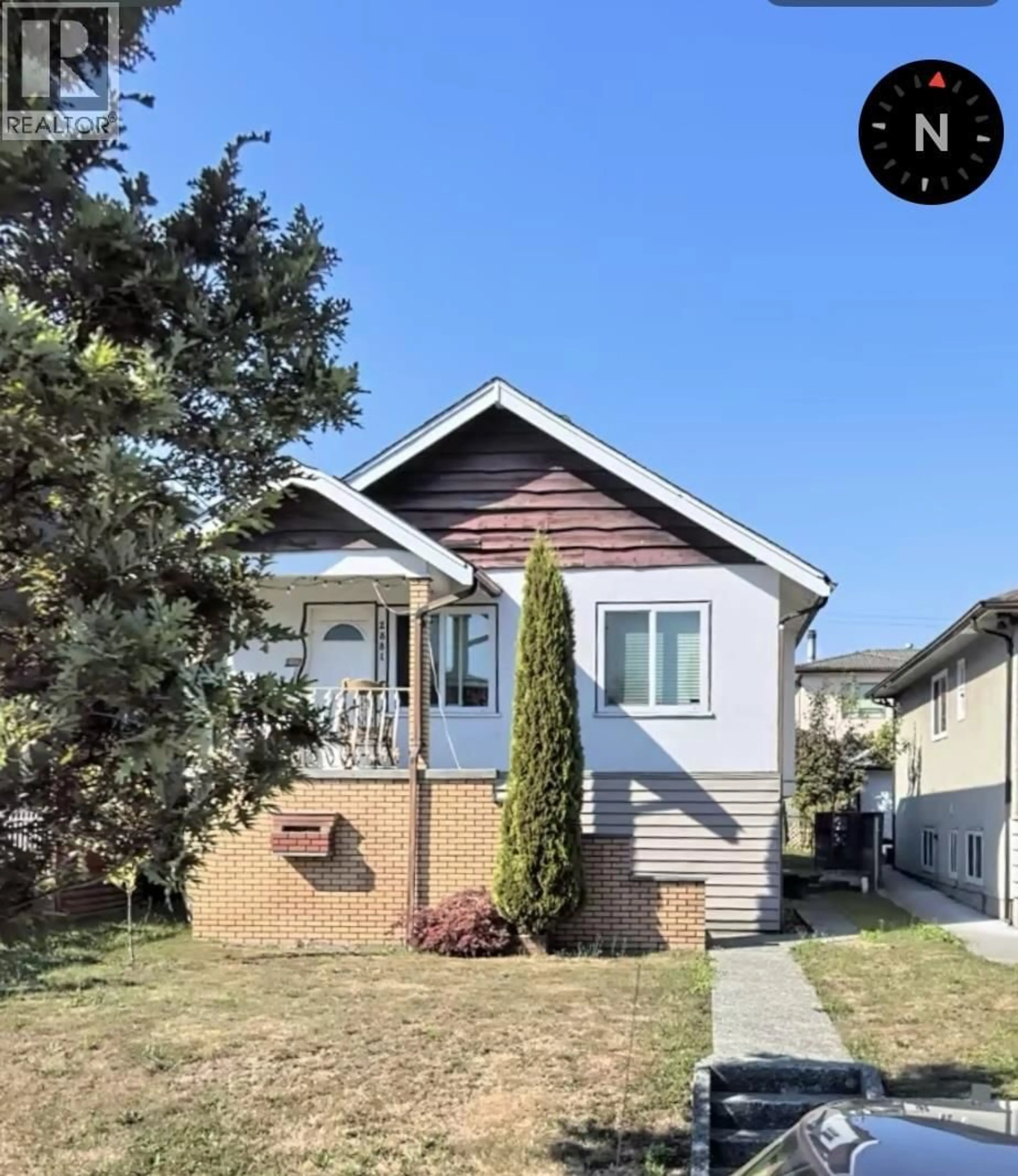 Home with vinyl exterior material, street for 2881 ADANAC STREET, Vancouver British Columbia V5K2N2