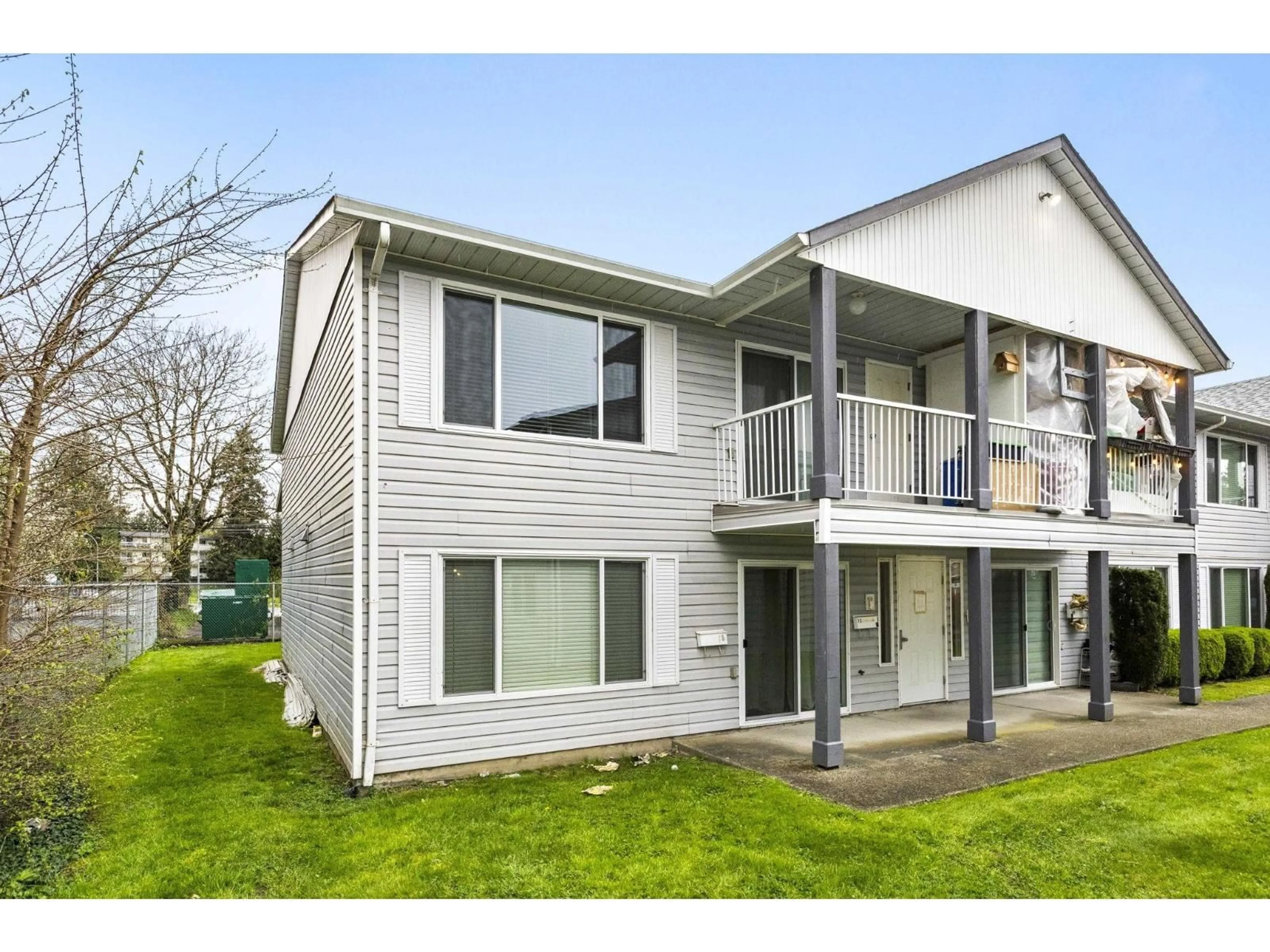 A pic from outside/outdoor area/front of a property/back of a property/a pic from drone, building for 13 - 46260 HARFORD STREET, Chilliwack British Columbia V2P2W3