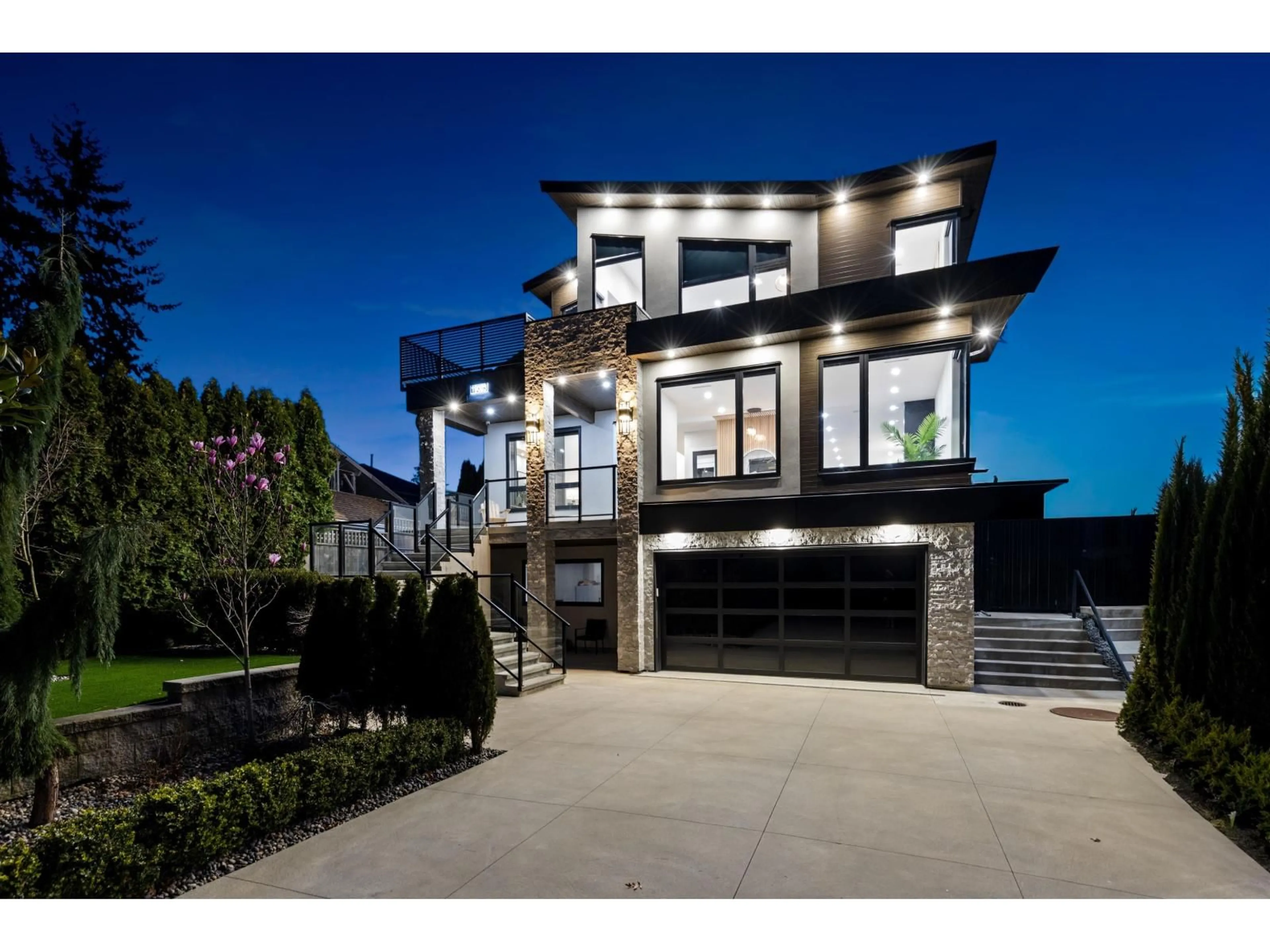 Unknown for 19023 61A AVENUE, Surrey British Columbia V3S8C8