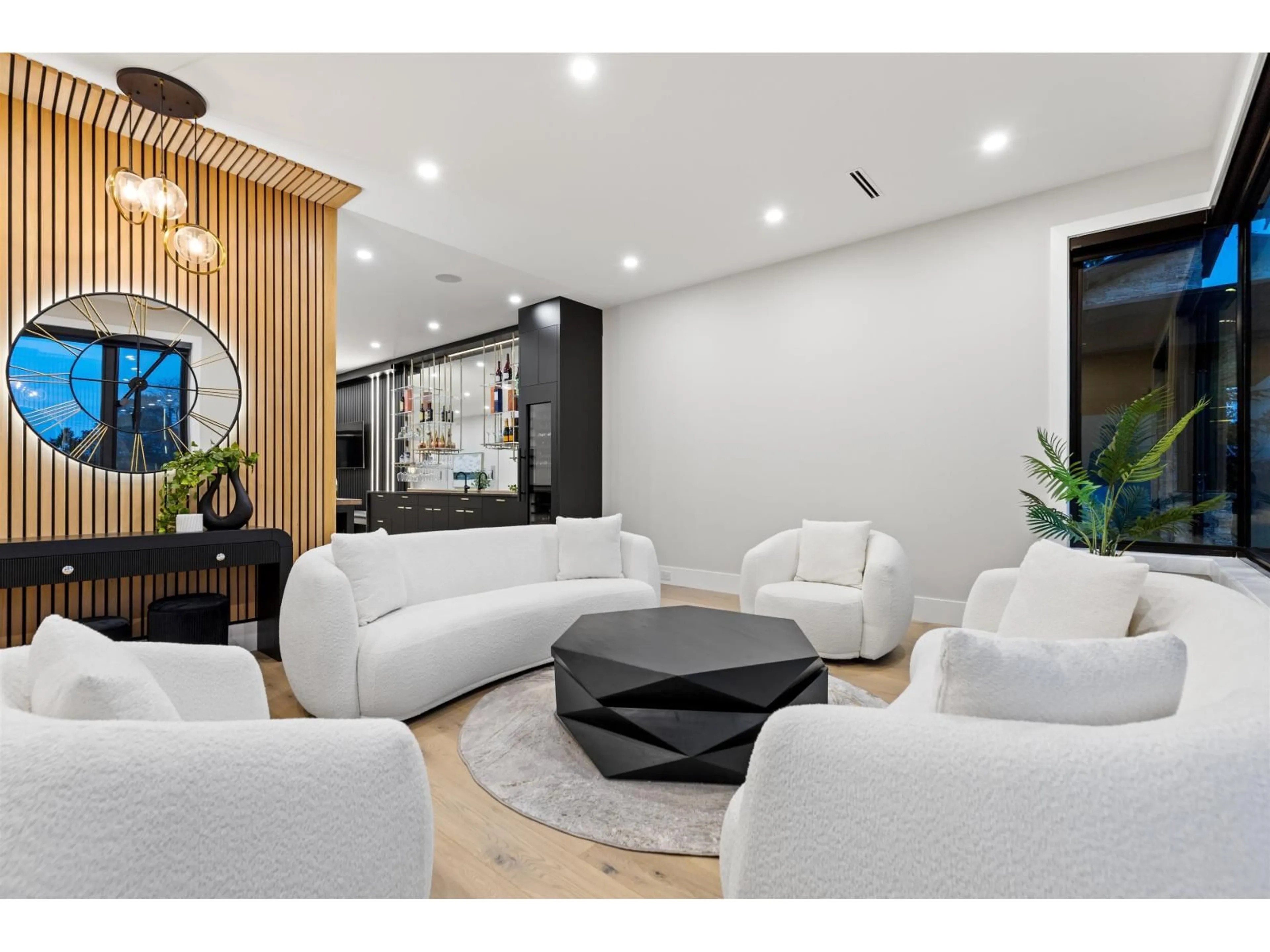 Unknown for 19023 61A AVENUE, Surrey British Columbia V3S8C8