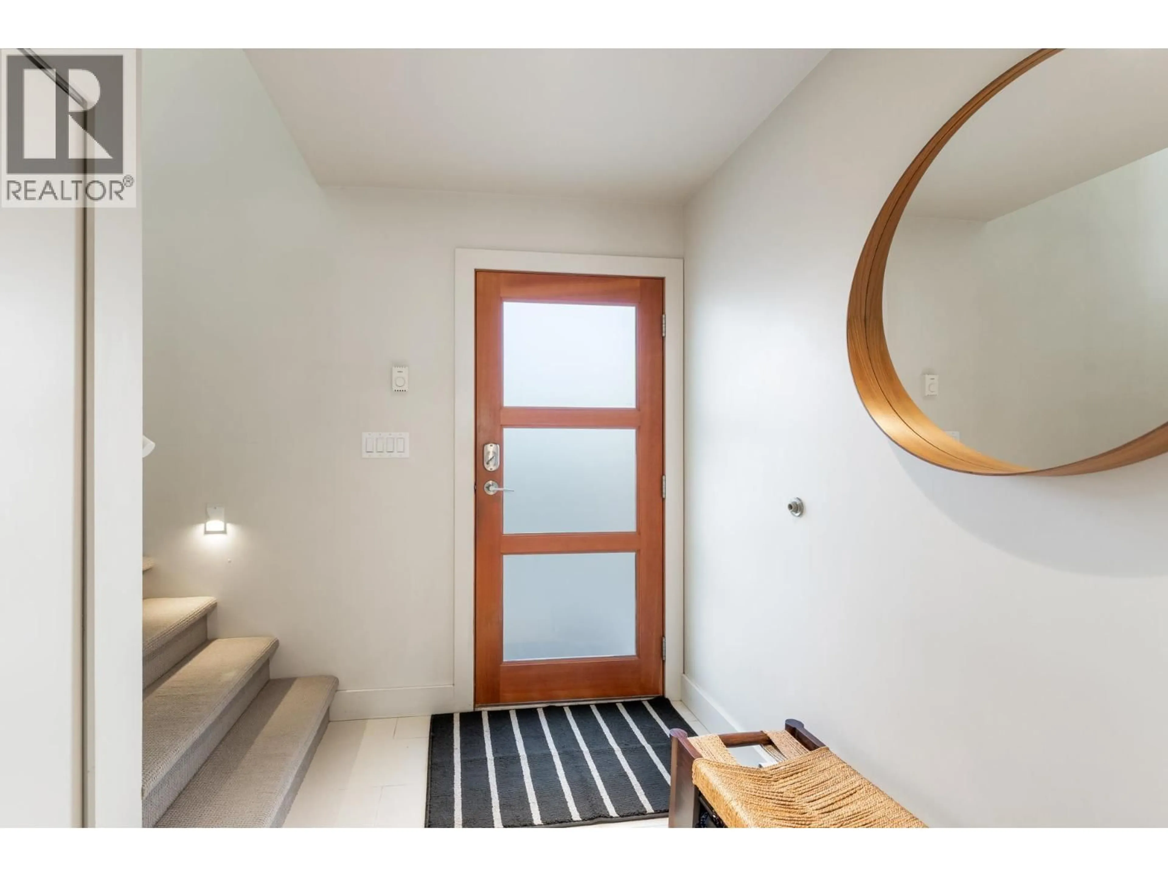 Indoor entryway for FRSL17 - 415 ESPLANADE AVENUE, North Vancouver British Columbia V7M1A6