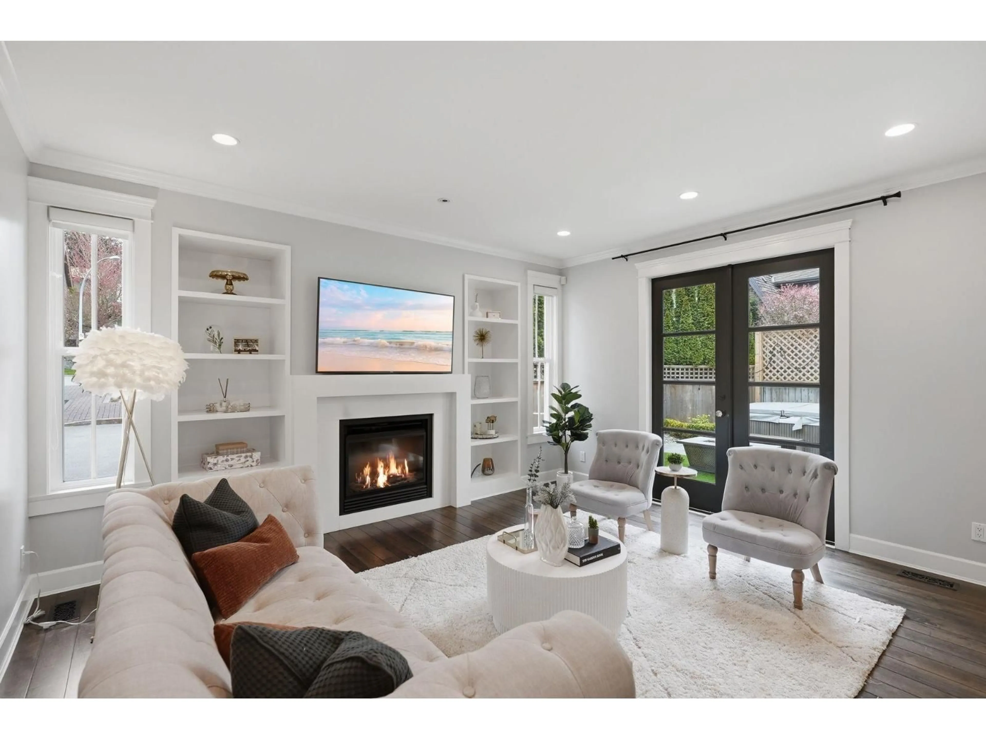 Living room with furniture, unknown for 927 163 STREET, Surrey British Columbia V4A9T8