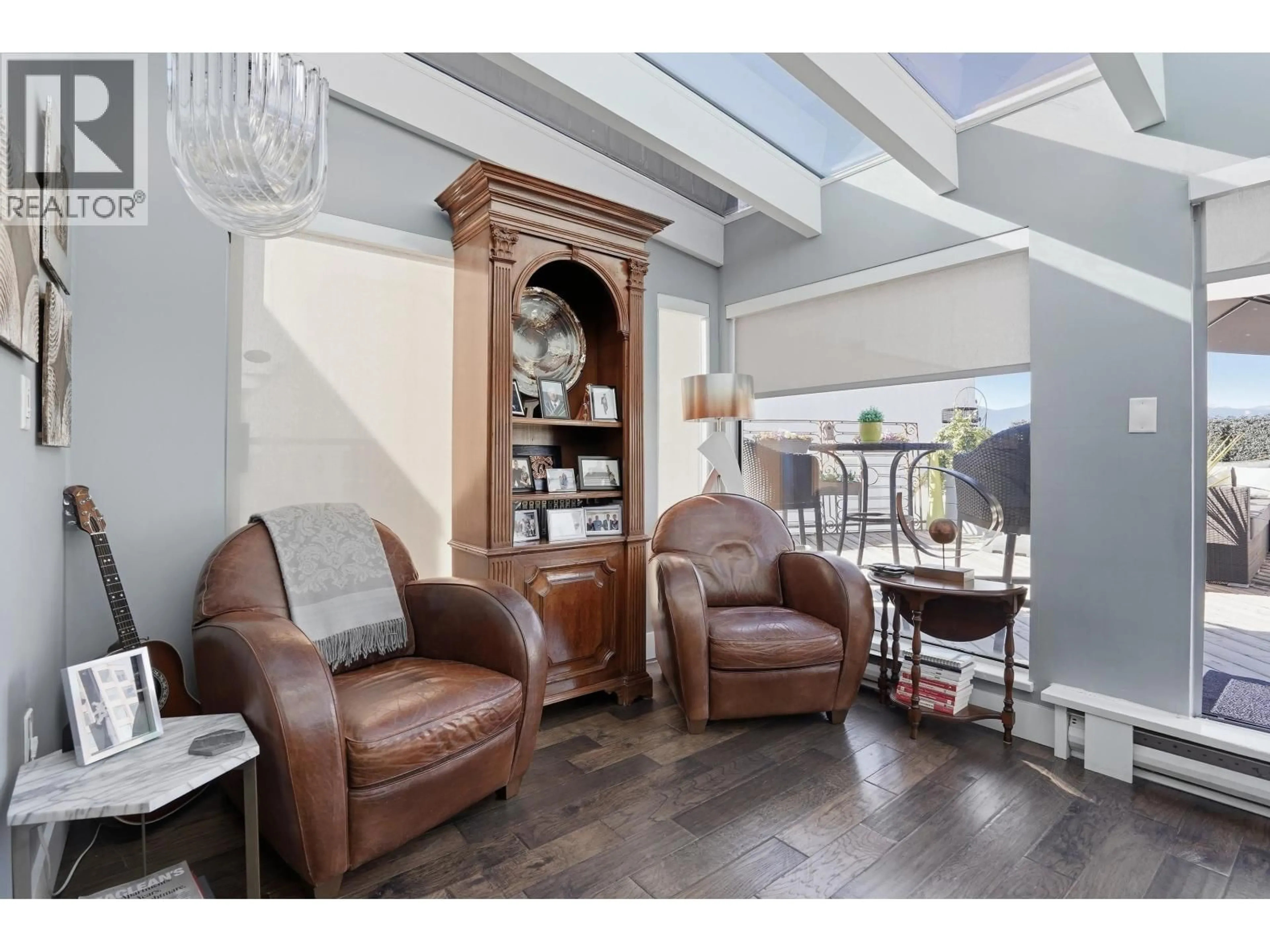 Living room with furniture, unknown for 6 - 1375 10TH AVENUE, Vancouver British Columbia V6H1J7