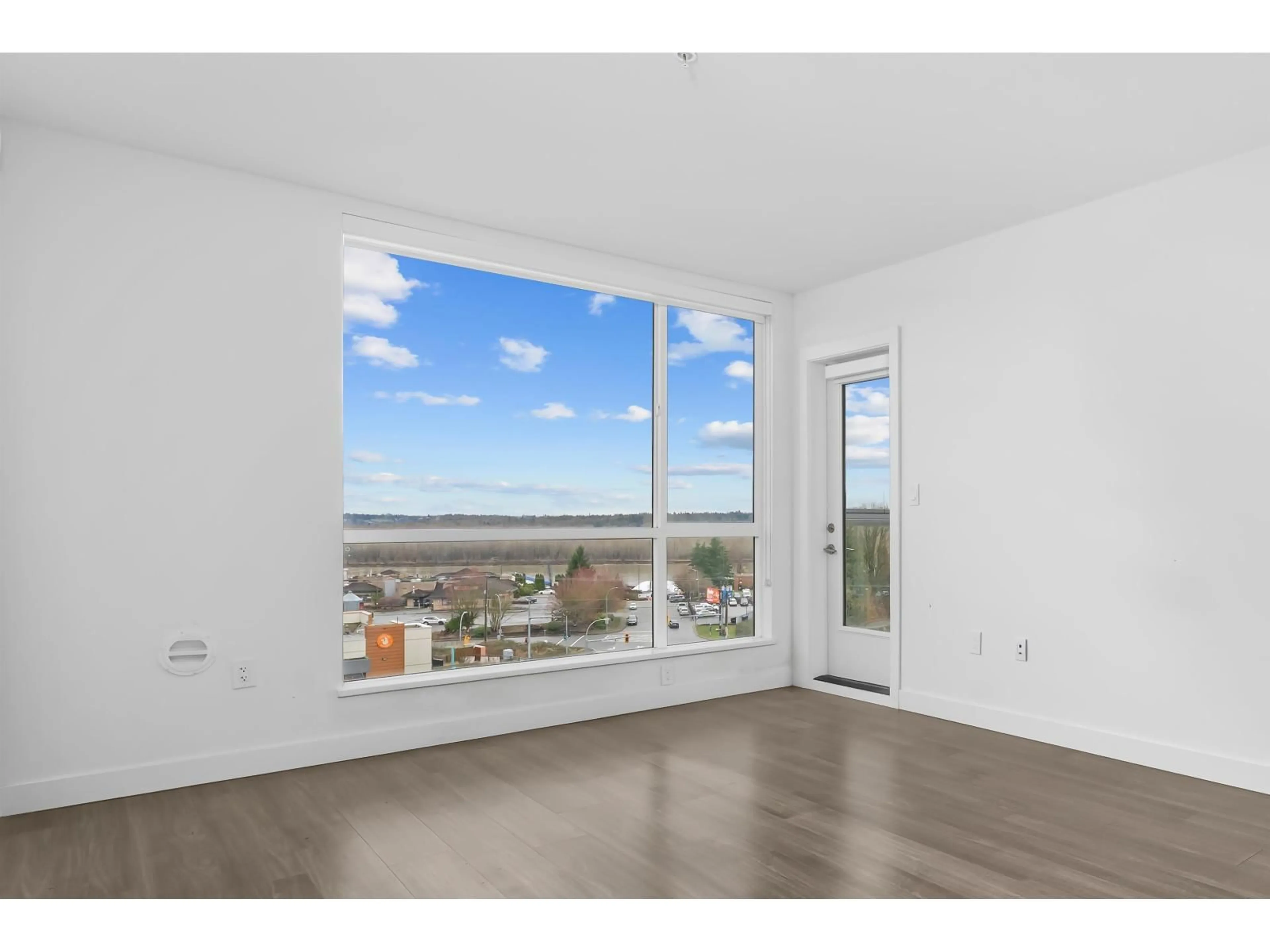 A pic of a room for 209 - 31940 RAVEN AVENUE, Mission British Columbia V2V0L1