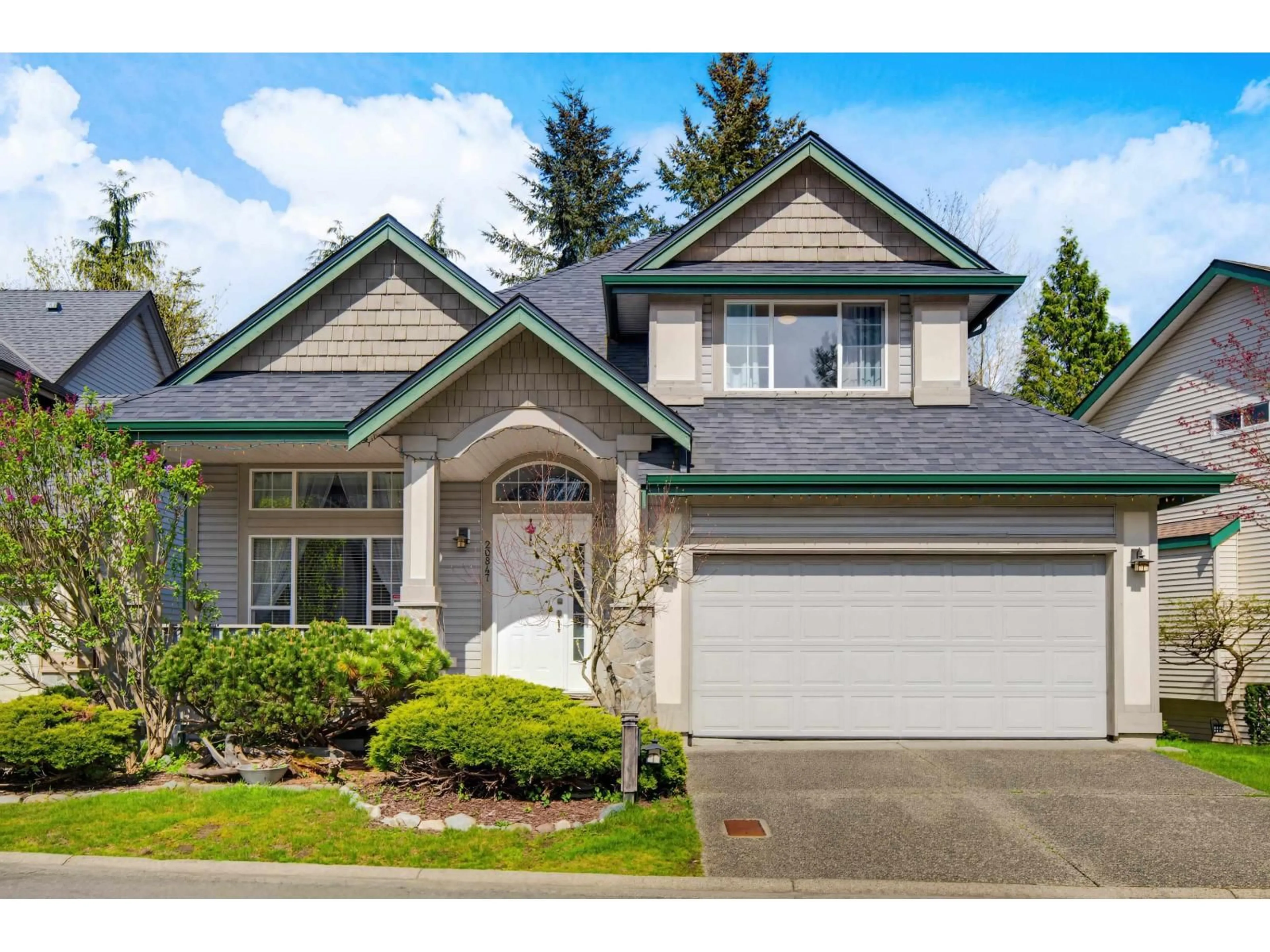 Home with vinyl exterior material, street for 20847 97B AVENUE, Langley British Columbia V1M3Z2