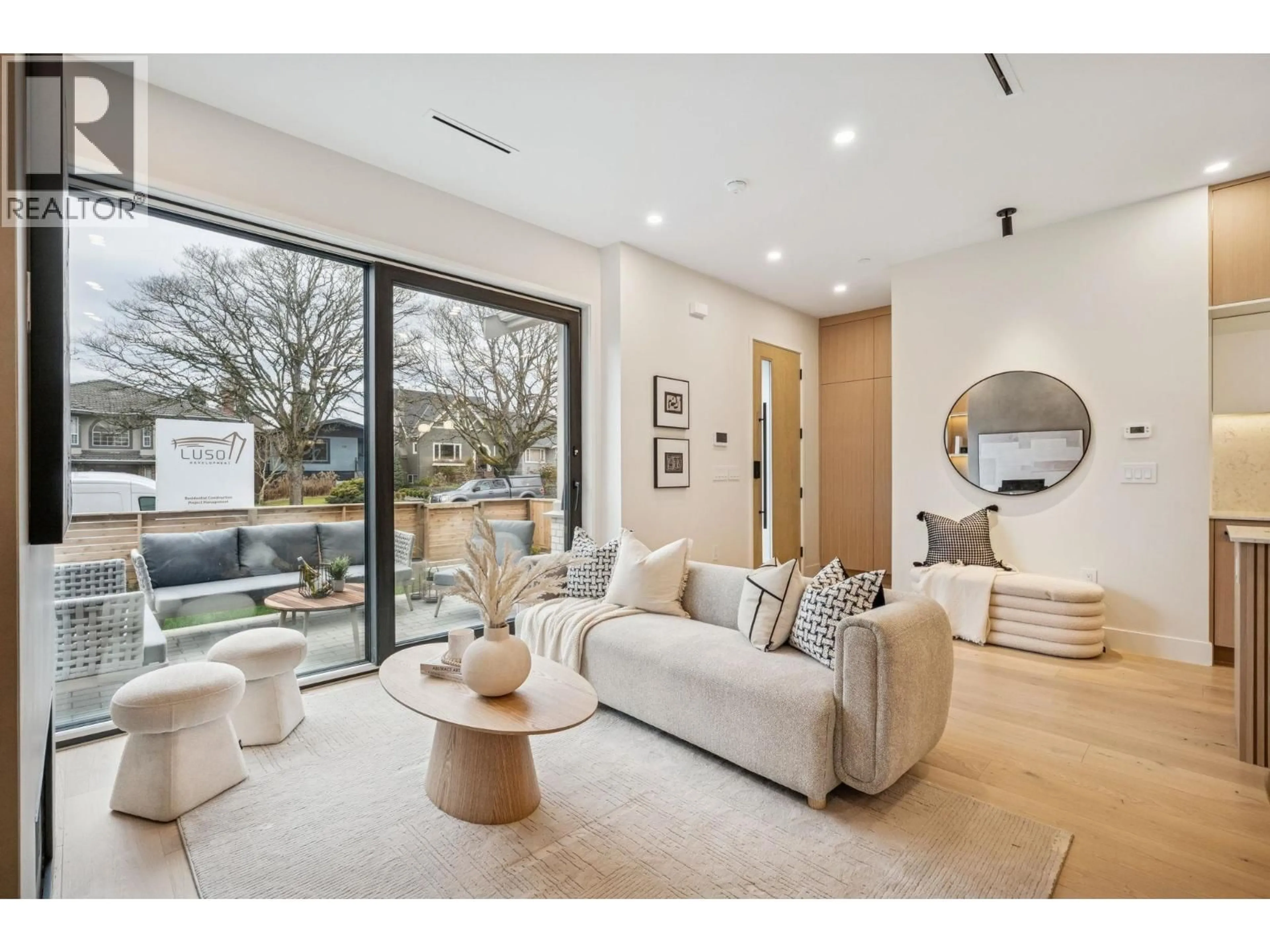 Living room with furniture, unknown for 1 - 448 20 AVENUE, Vancouver British Columbia V5Y2C8