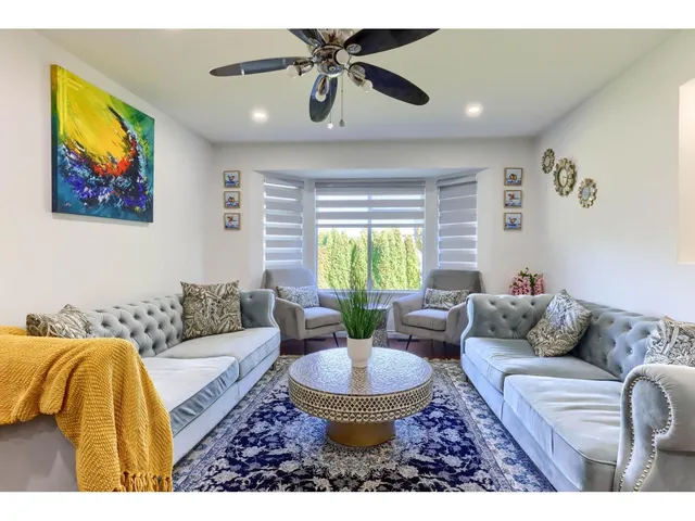 6445 KING GEORGE BOULEVARD, Surrey 4