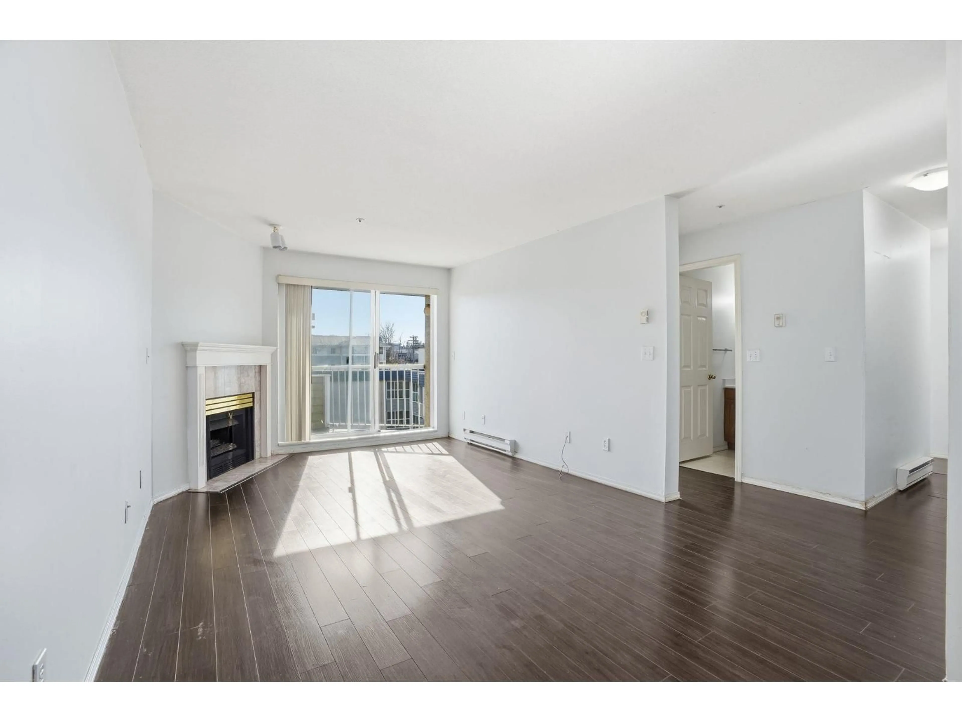 A pic of a room for 433 - 32830 GEORGE FERGUSON WAY, Abbotsford British Columbia V2S7K1