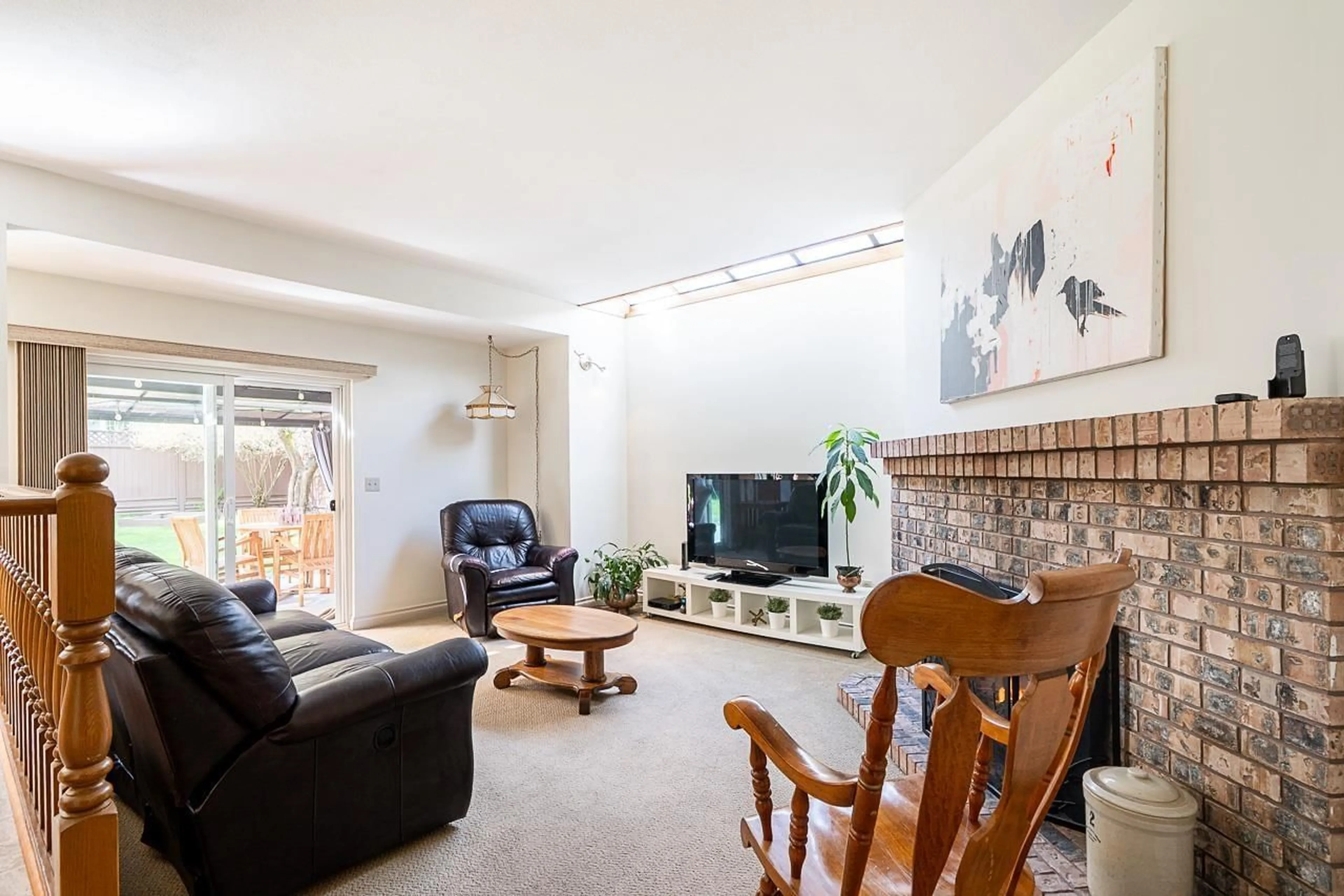 Living room with furniture, unknown for 9835 158A STREET, Surrey British Columbia V4N2A3