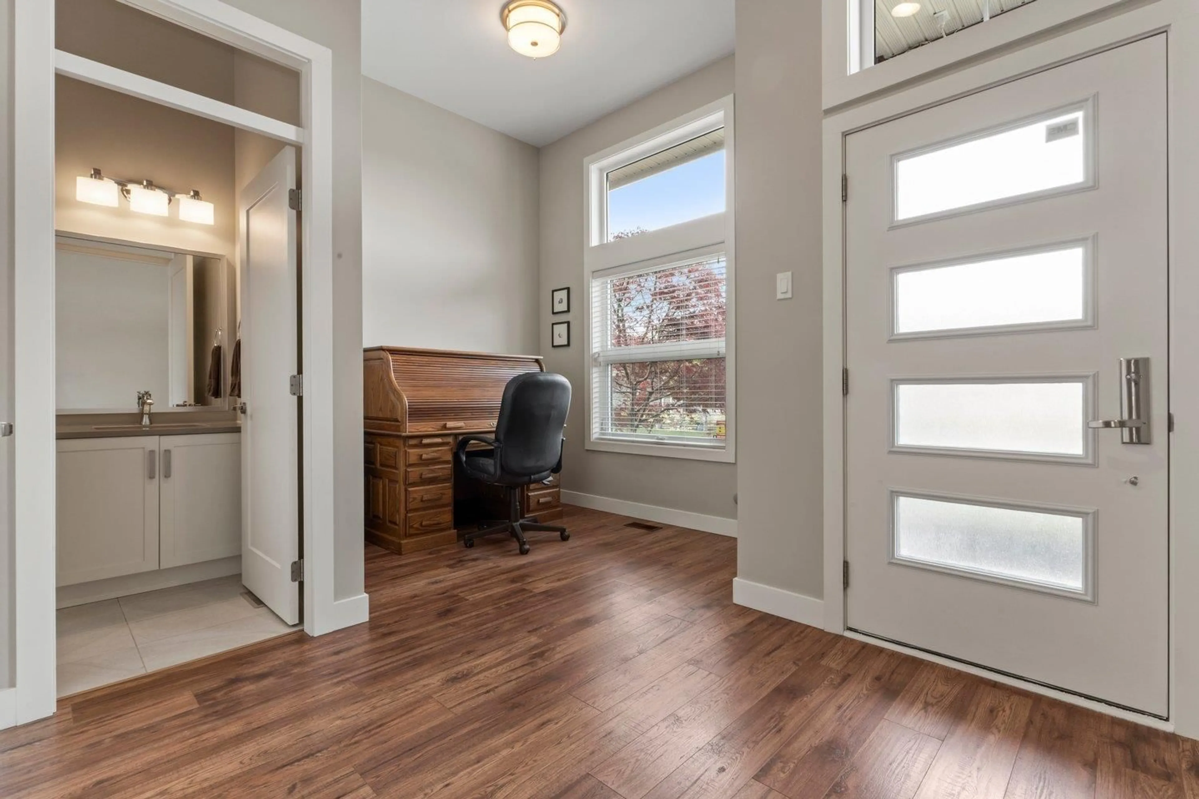 Indoor entryway for 60 - 46110 THOMAS ROAD, Chilliwack British Columbia V2R2R4