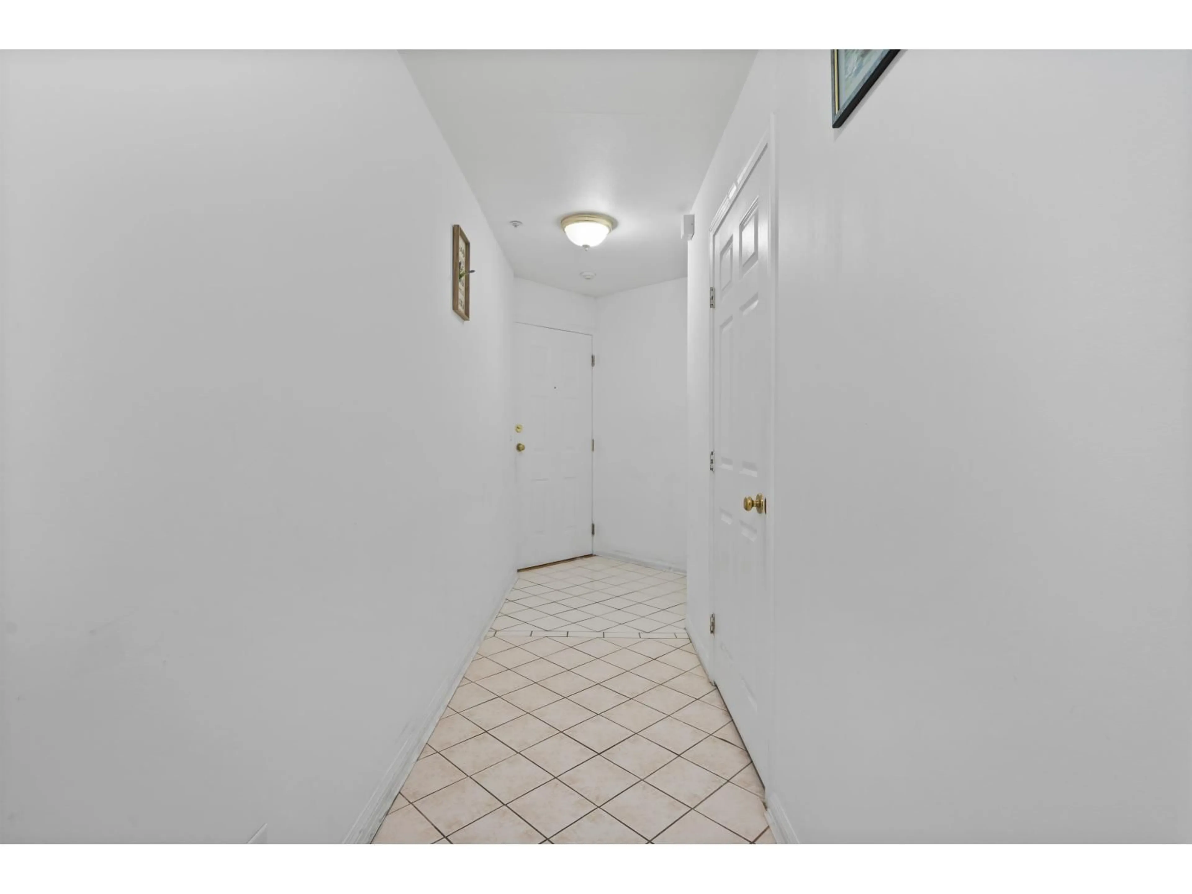 Unknown for 111 - 7171 121ST STREET, Surrey British Columbia V3W1G9