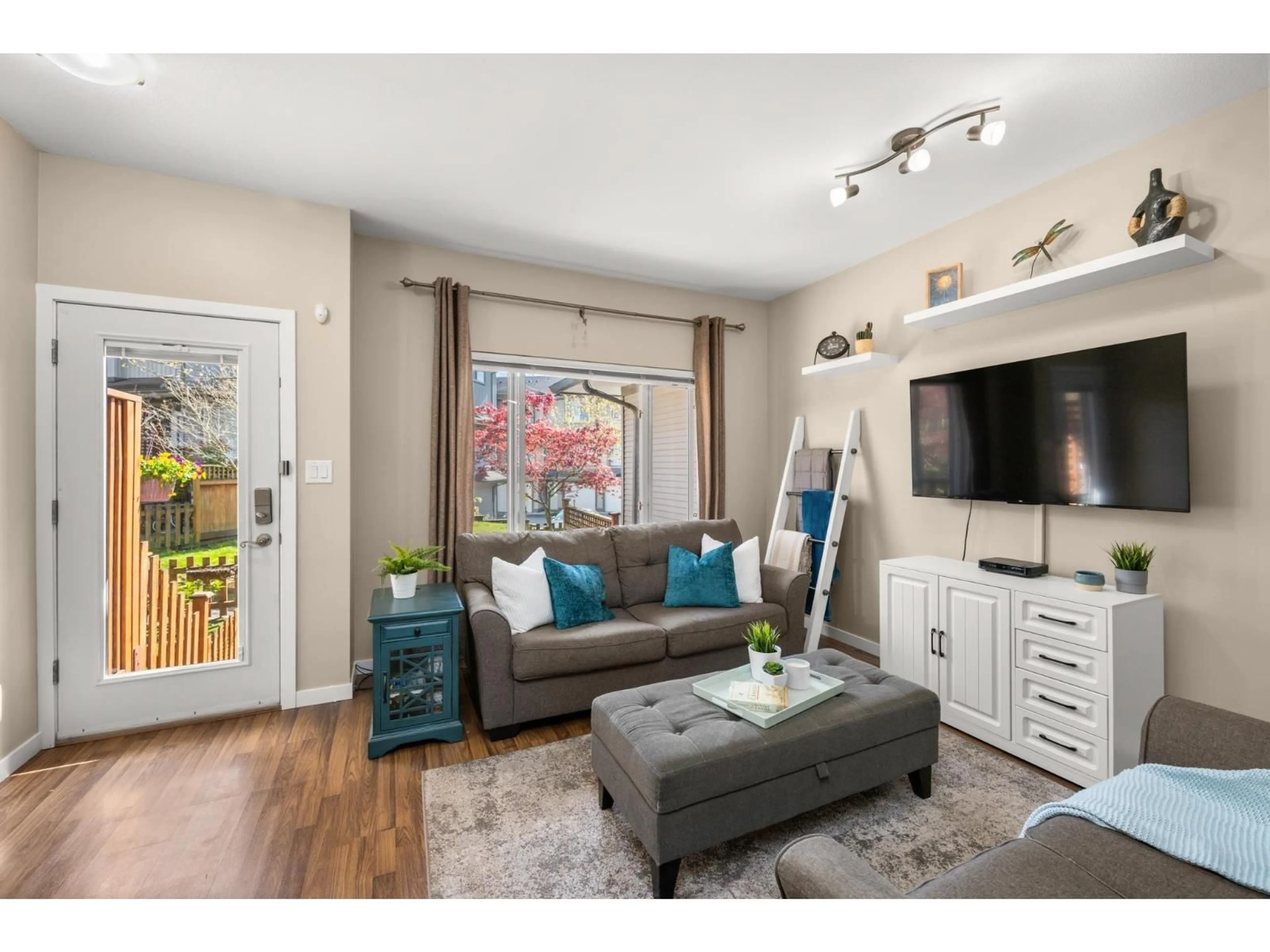 Living room with furniture, unknown for 146 - 18701 66 AVENUE, Surrey British Columbia V3S4P3