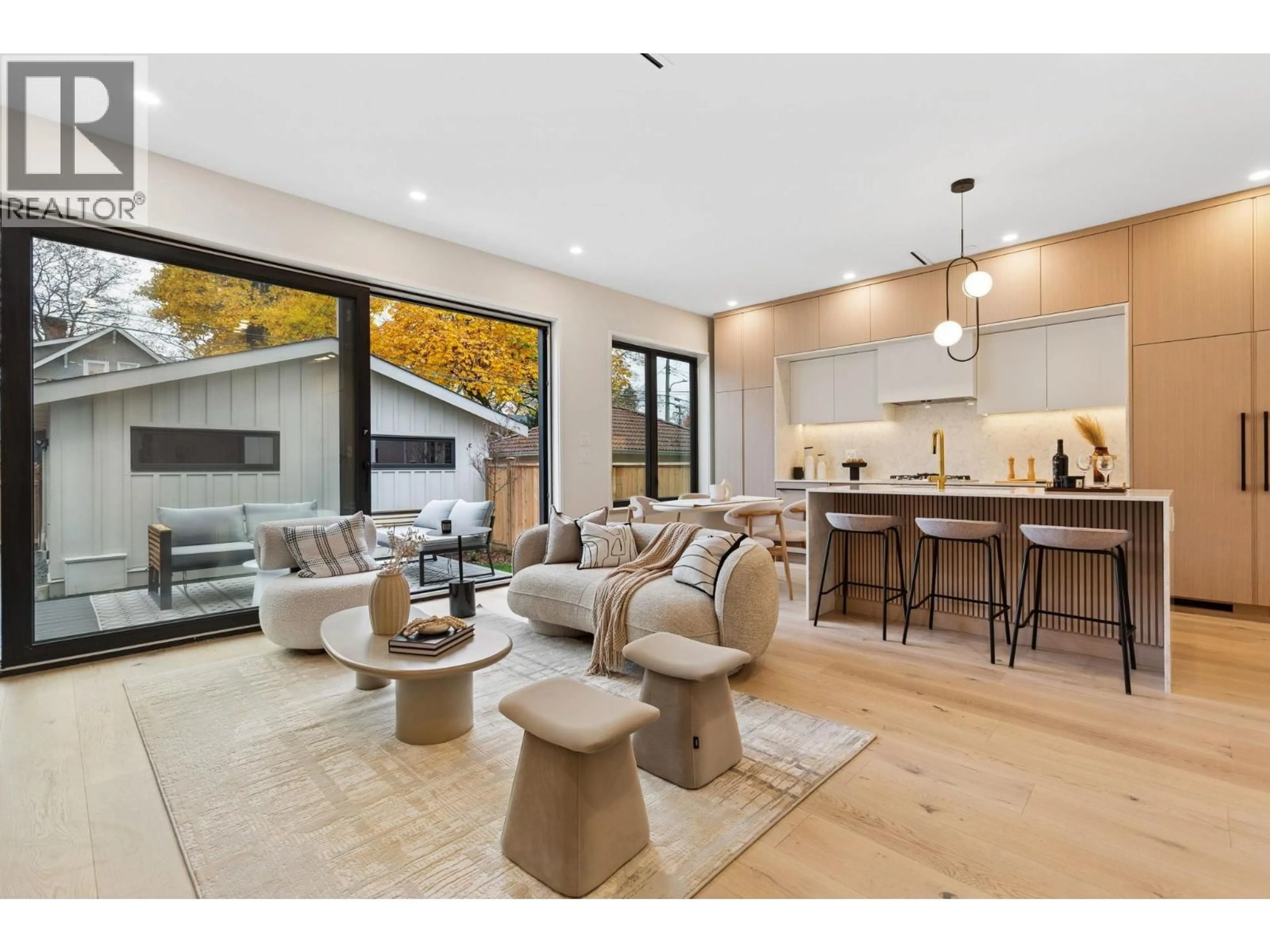 Open concept kitchen, ceramic/tile floor for 2 - 448 20TH AVENUE, Vancouver British Columbia V5Y2C8