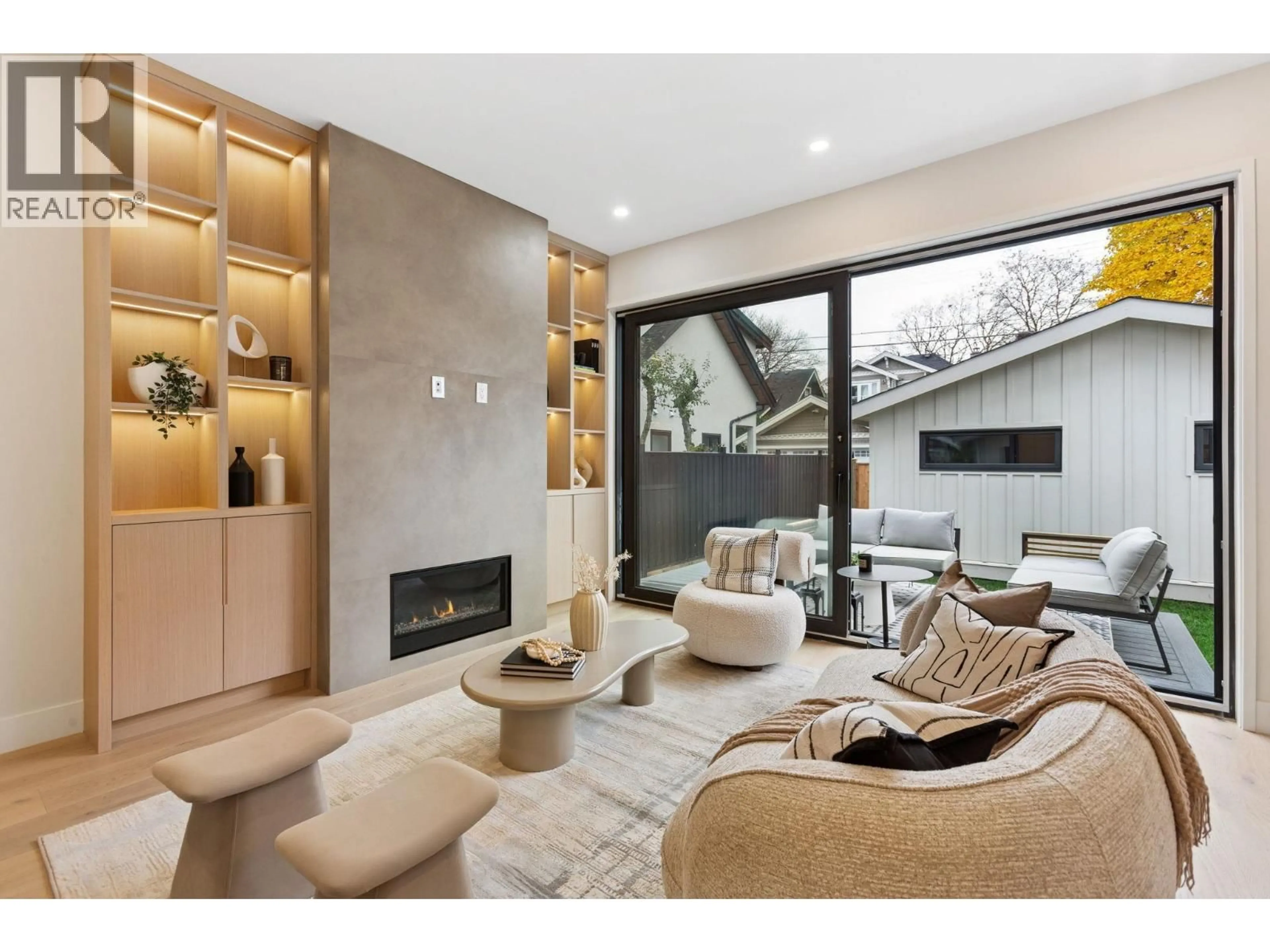 Living room with furniture, unknown for 2 - 448 20TH AVENUE, Vancouver British Columbia V5Y2C8