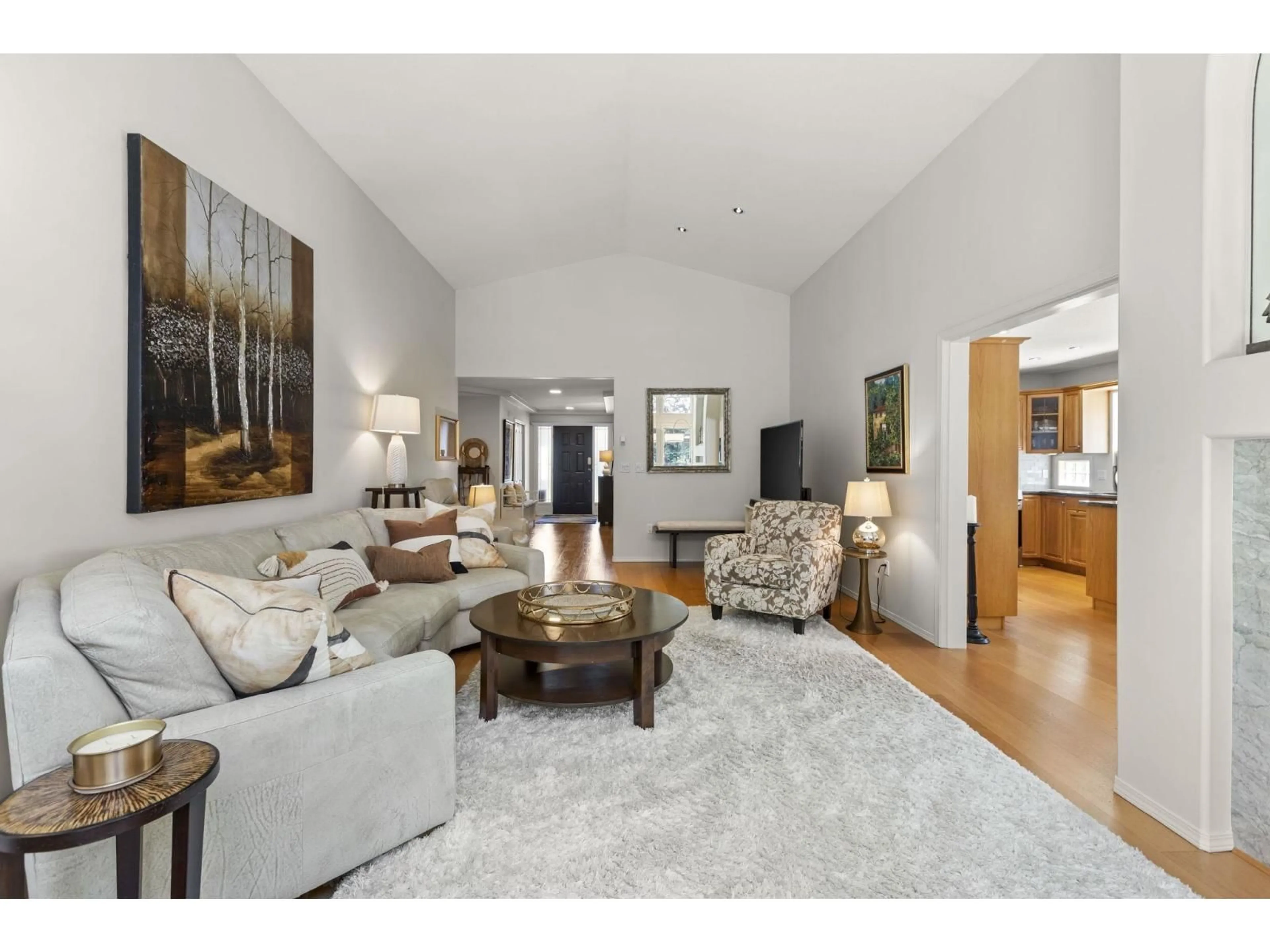 Living room with furniture, unknown for 16 - 32250 DOWNES ROAD, Abbotsford British Columbia V4X2R1