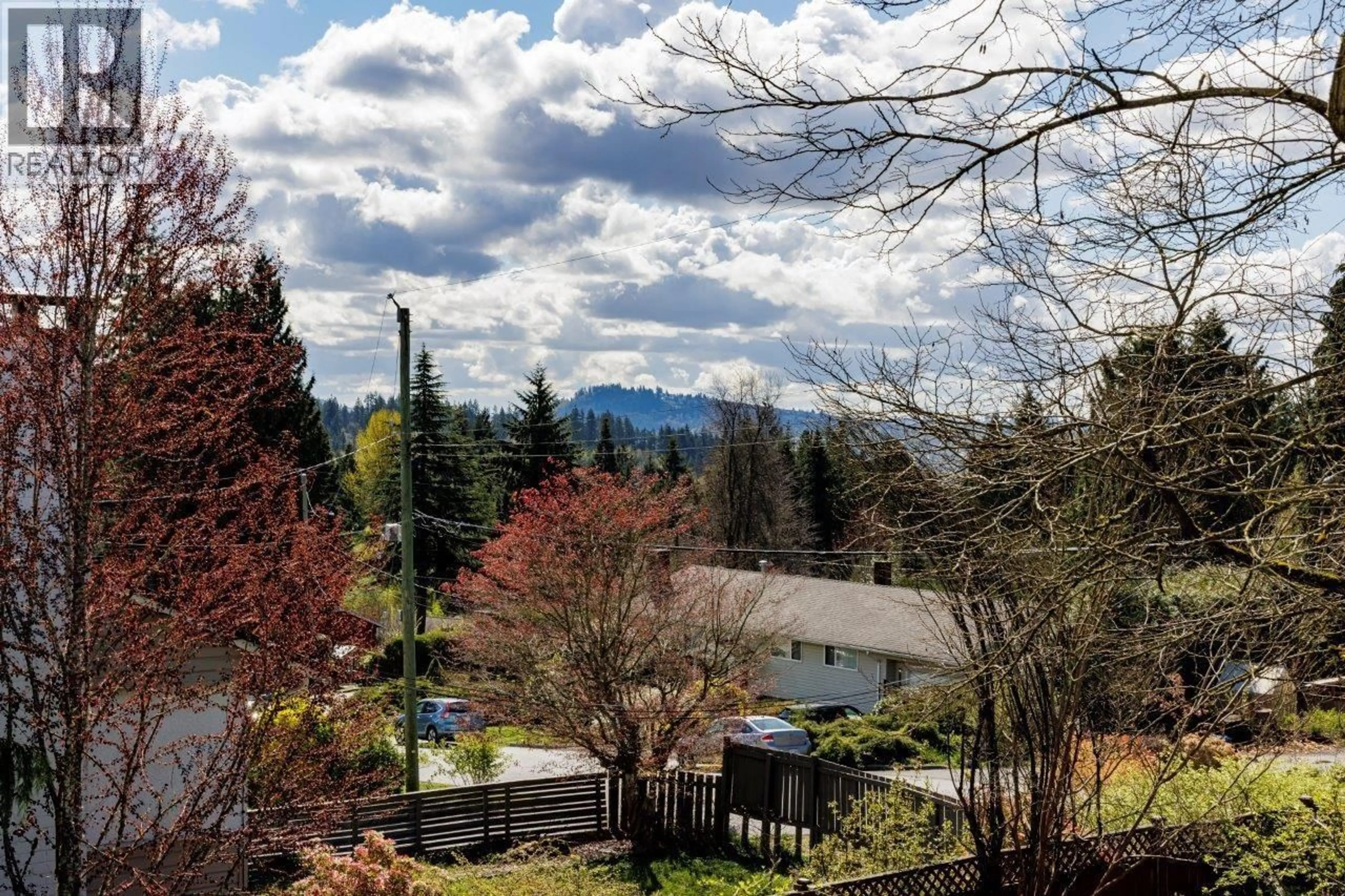 A pic from outside/outdoor area/front of a property/back of a property/a pic from drone, mountain view for 2094 VIEWLYNN DRIVE, North Vancouver British Columbia V7J2W8