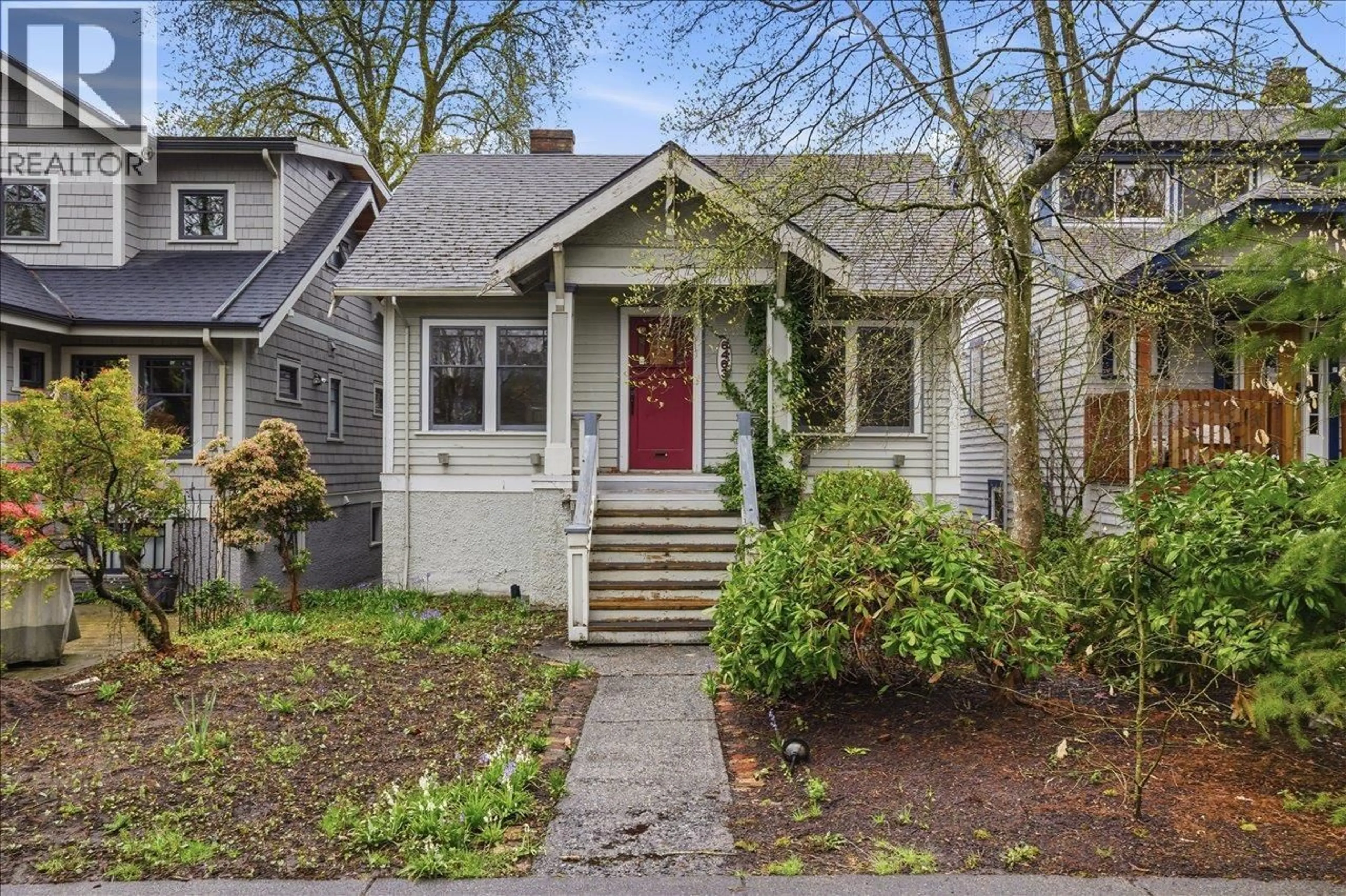 Home with vinyl exterior material, street for 6463 YEW STREET, Vancouver British Columbia V6M3Z3