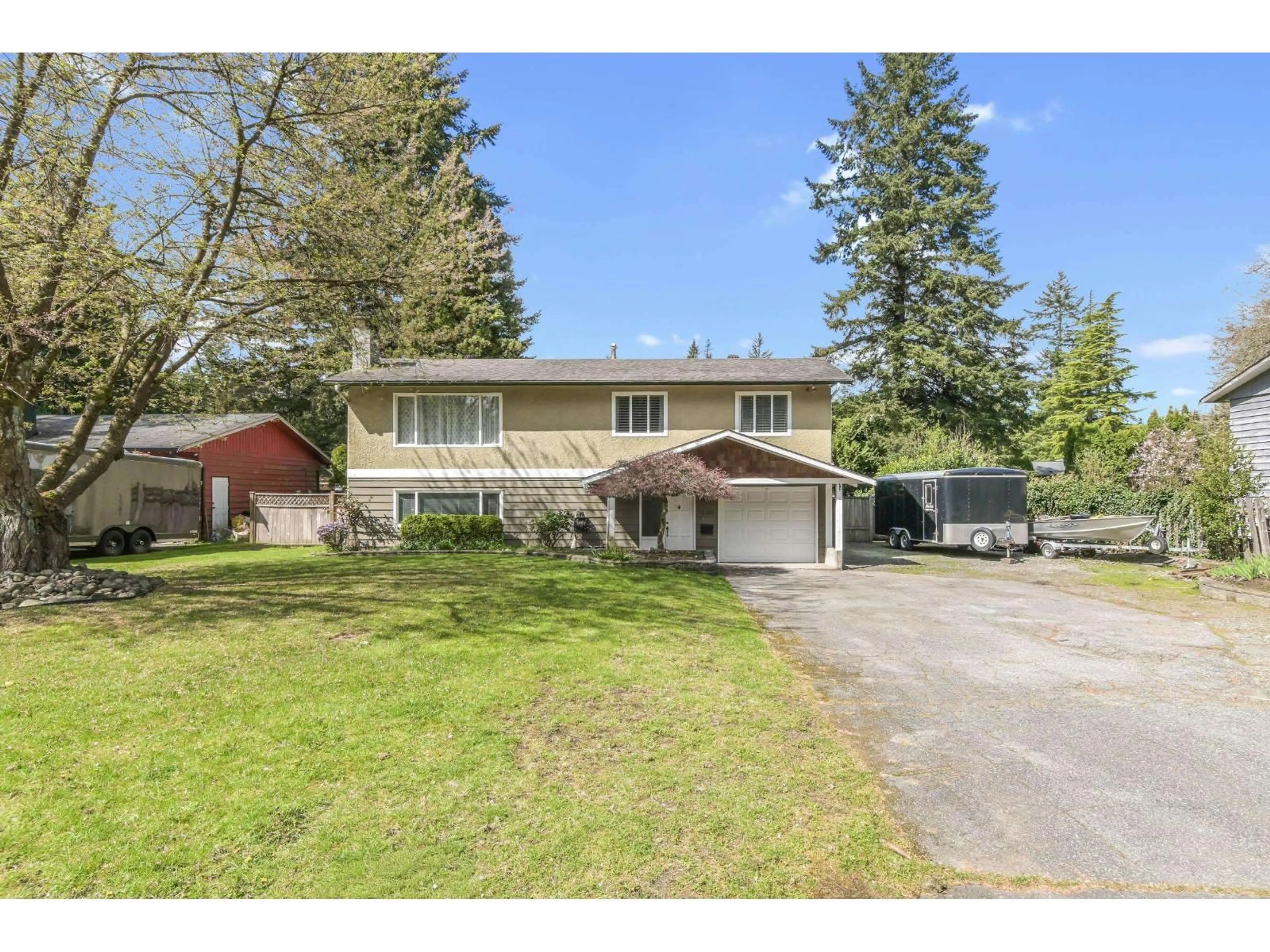 A pic from outside/outdoor area/front of a property/back of a property/a pic from drone, street for 4551 197A STREET, Langley British Columbia V3A1C5