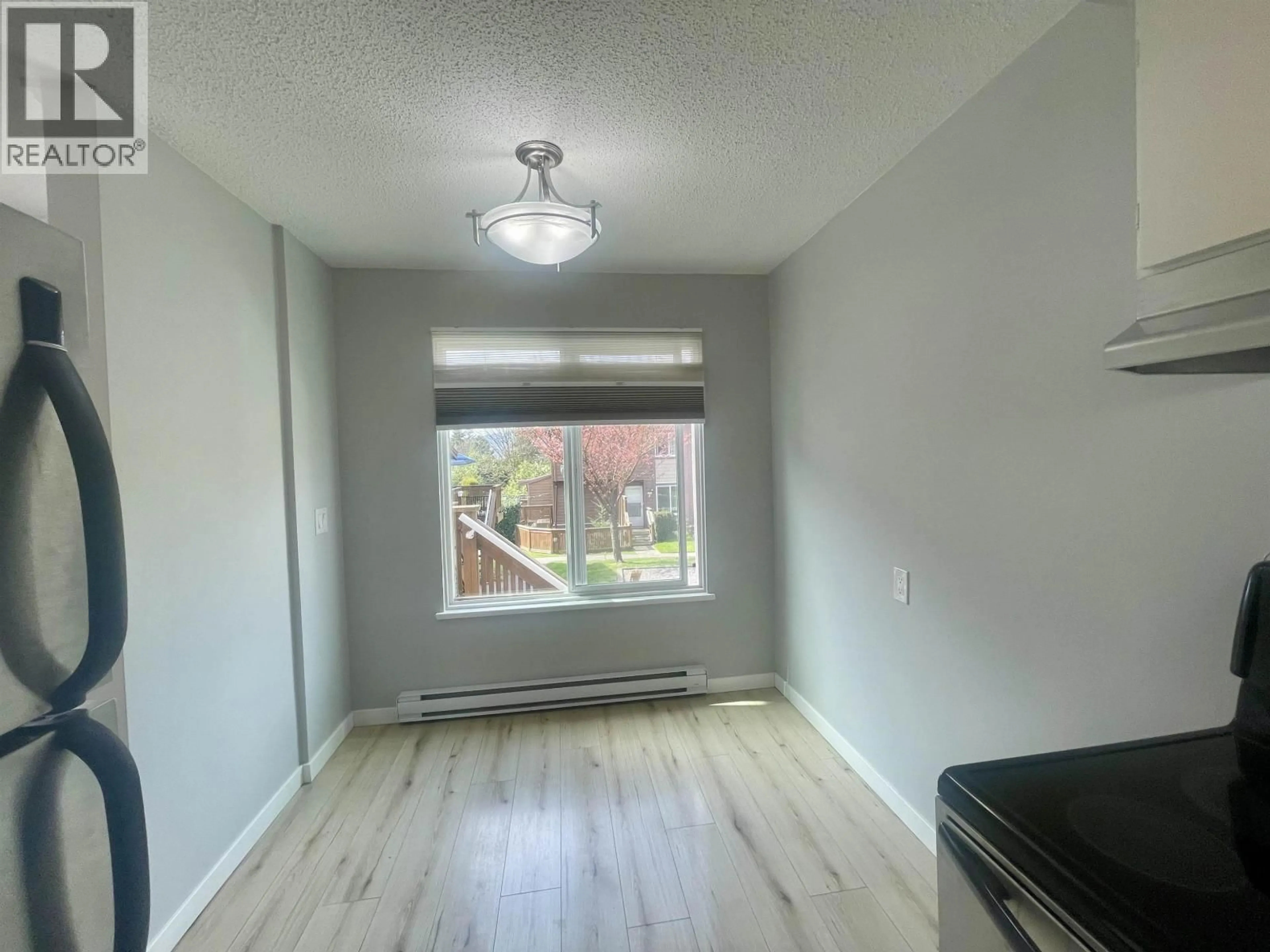 A pic of a room for 4 - 306 HIGHLAND WAY, Port Moody British Columbia V3H3V7