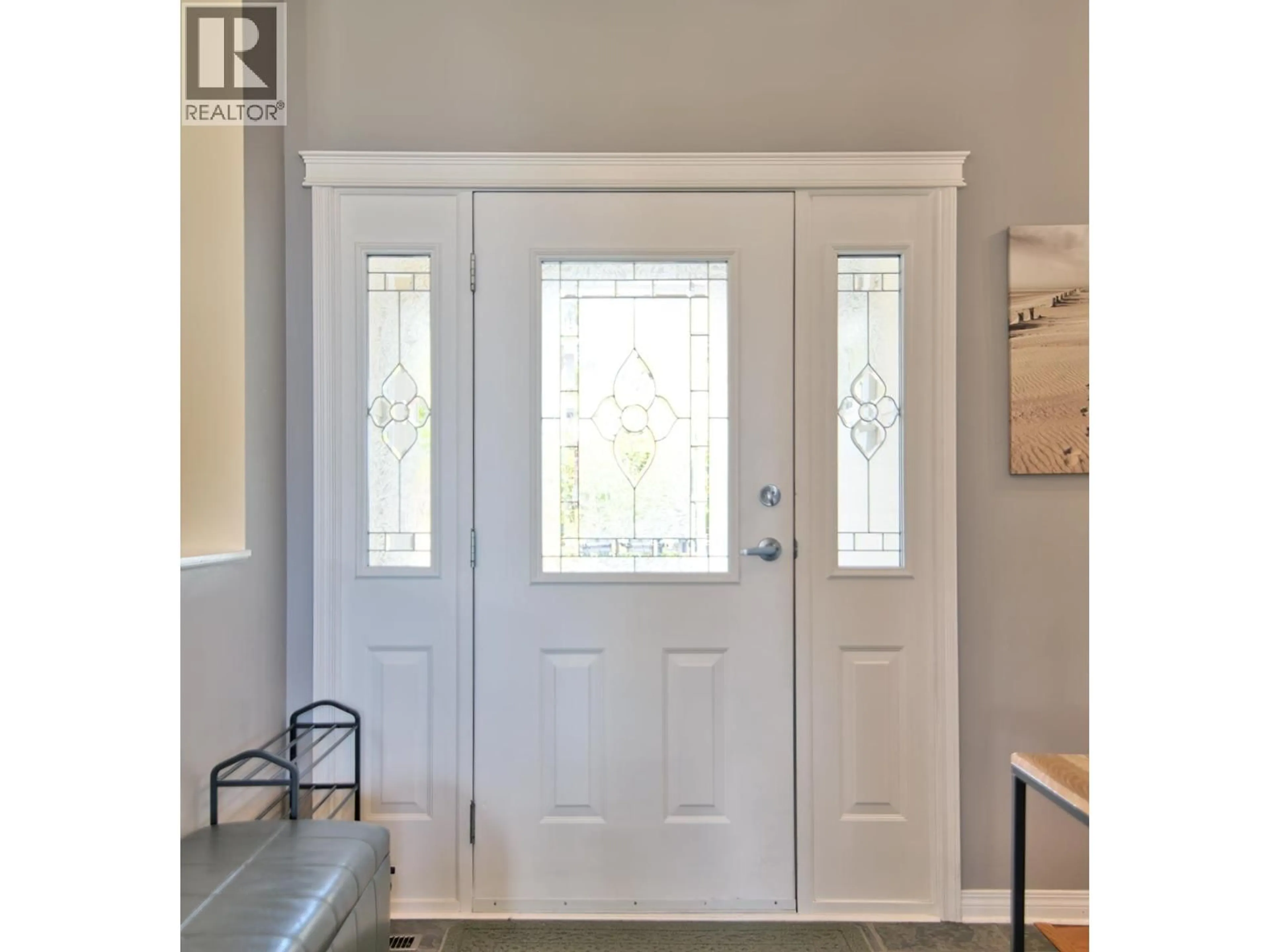 Indoor entryway for 6169 MIKA ROAD, Sechelt British Columbia V0N3A7