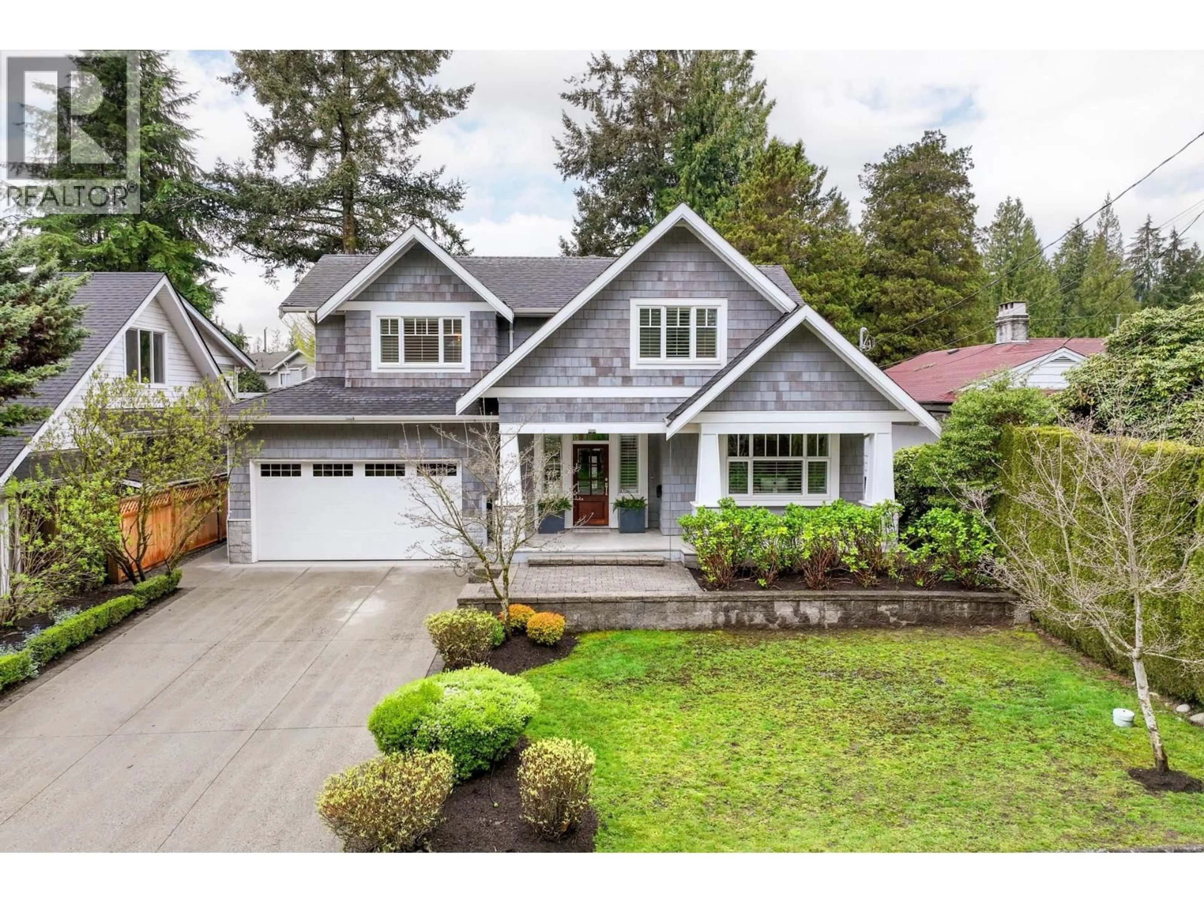 Home with vinyl exterior material, street for 3476 WELLINGTON CRESCENT, North Vancouver British Columbia V7R3B4