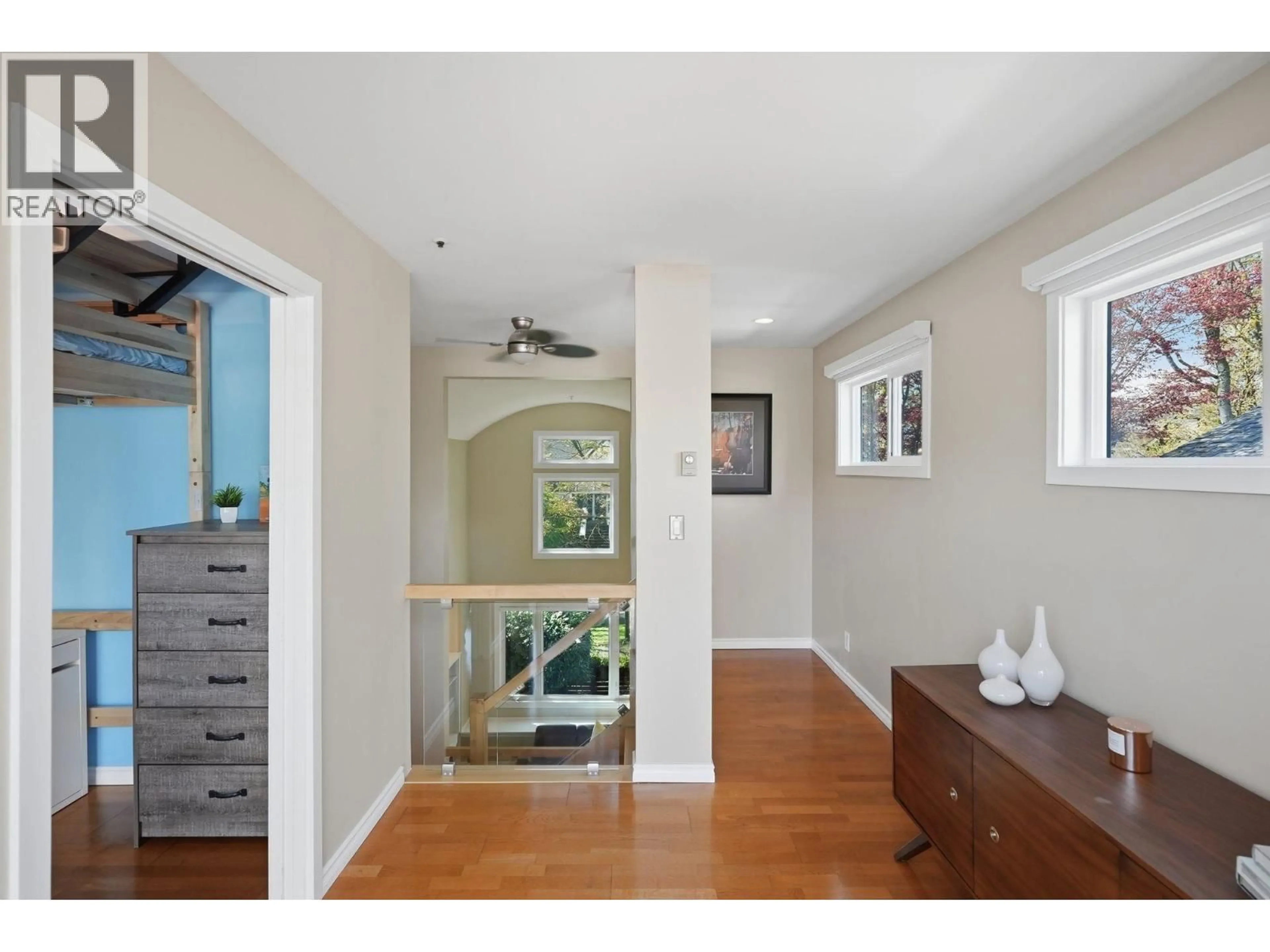 Indoor entryway for 1867 11TH AVENUE, Vancouver British Columbia V6J2C4