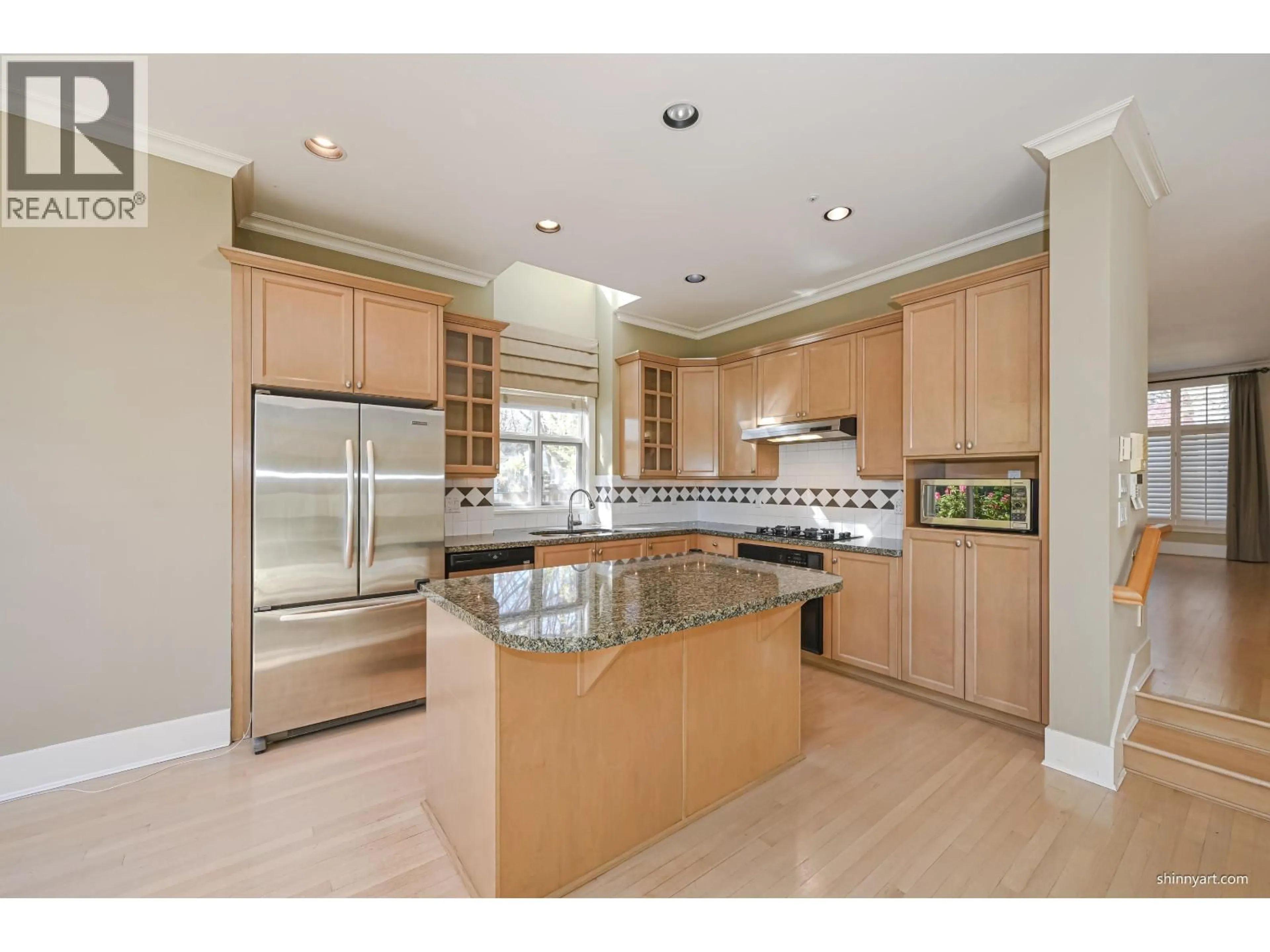 Open concept kitchen, ceramic/tile floor for 3998 32ND AVENUE, Vancouver British Columbia V5K1A1