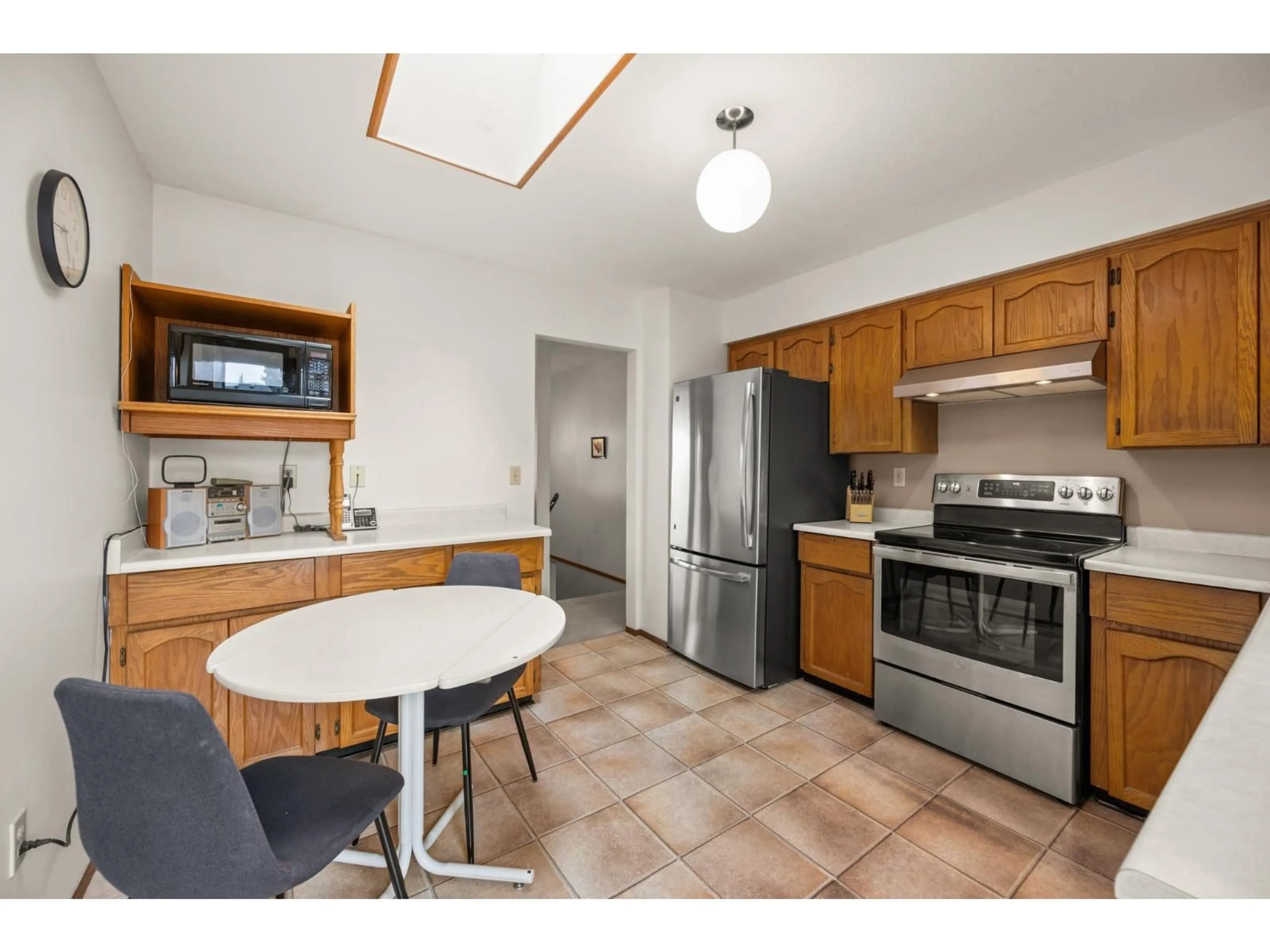 Standard kitchen, unknown for 9315 213 STREET, Langley British Columbia V1M1Z6