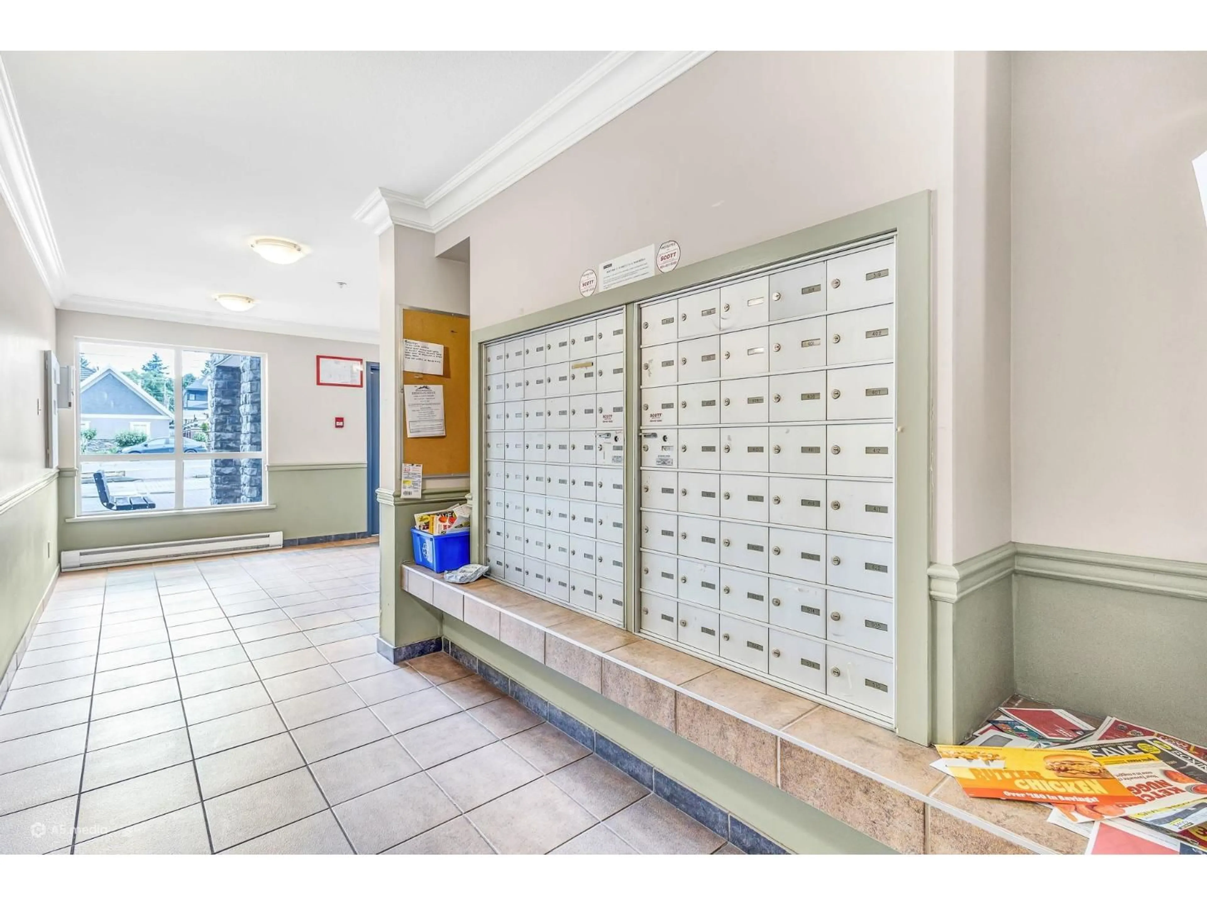 Indoor foyer for 508 - 12083 92A AVENUE, Surrey British Columbia V3V8C8