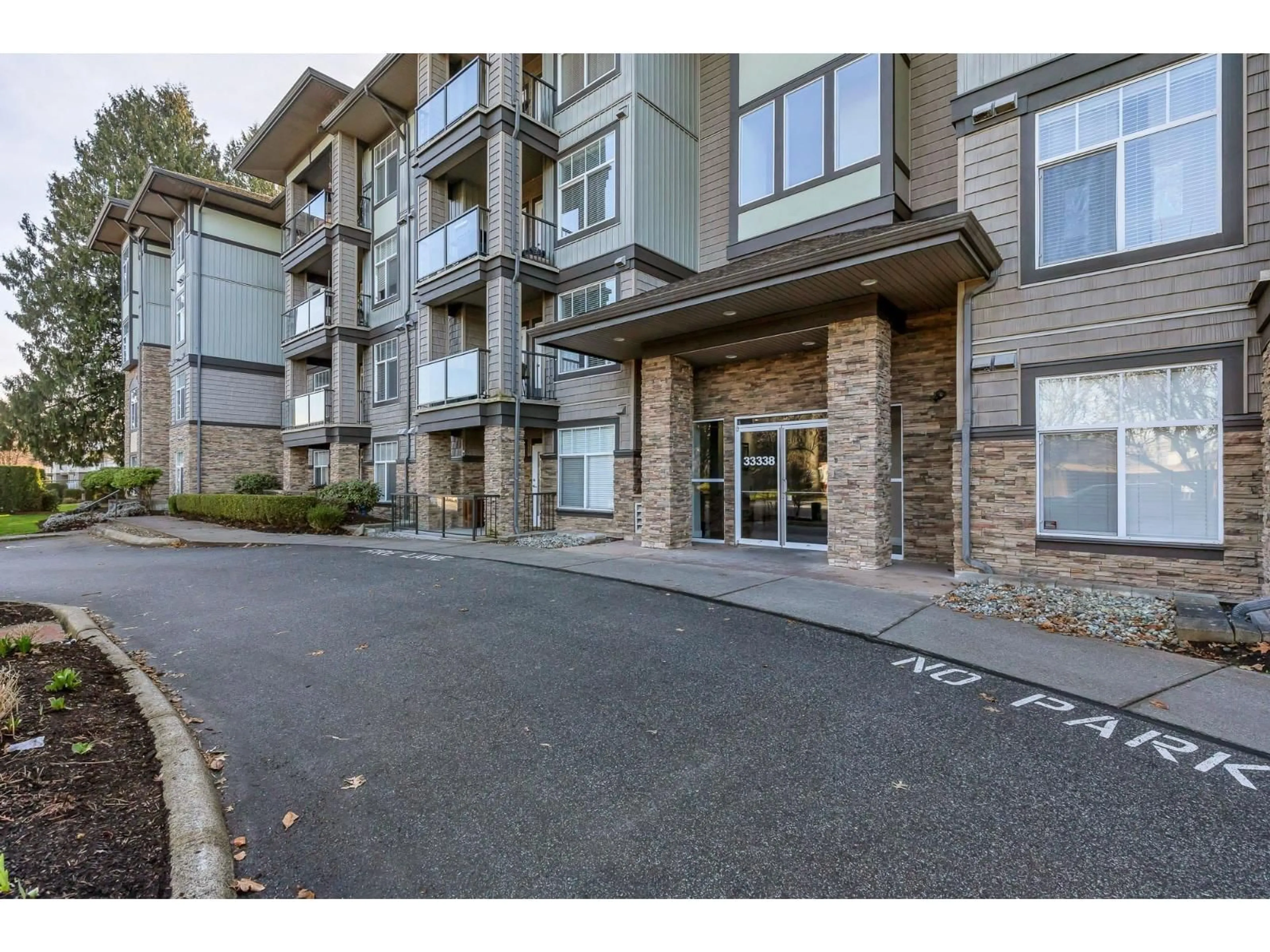 Unknown for 105 - 33338 MAYFAIR AVENUE, Abbotsford British Columbia V2S0A4