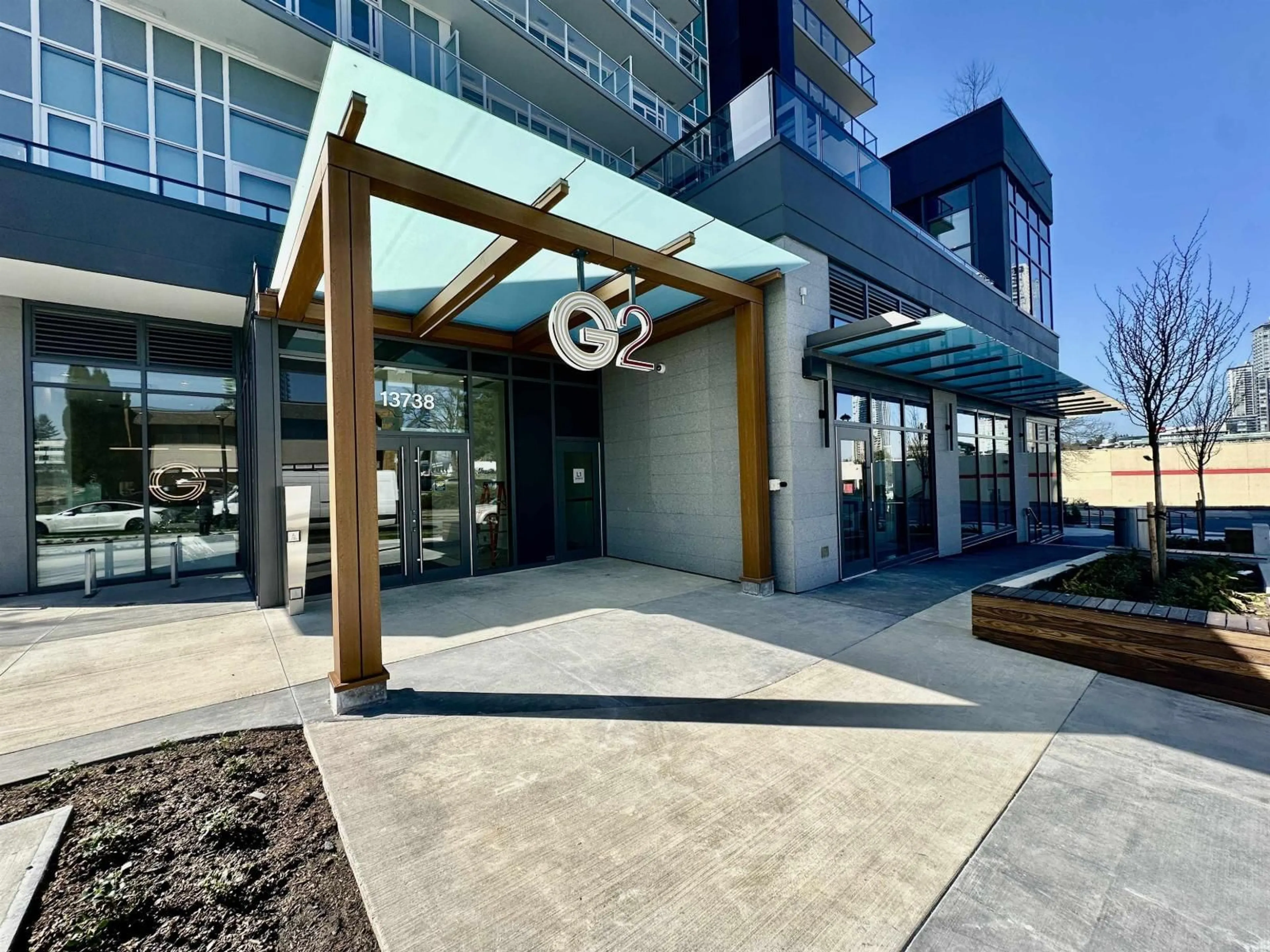 Indoor foyer for 1306 - 13738 CENTRAL AVENUE, Surrey British Columbia V3T0X5