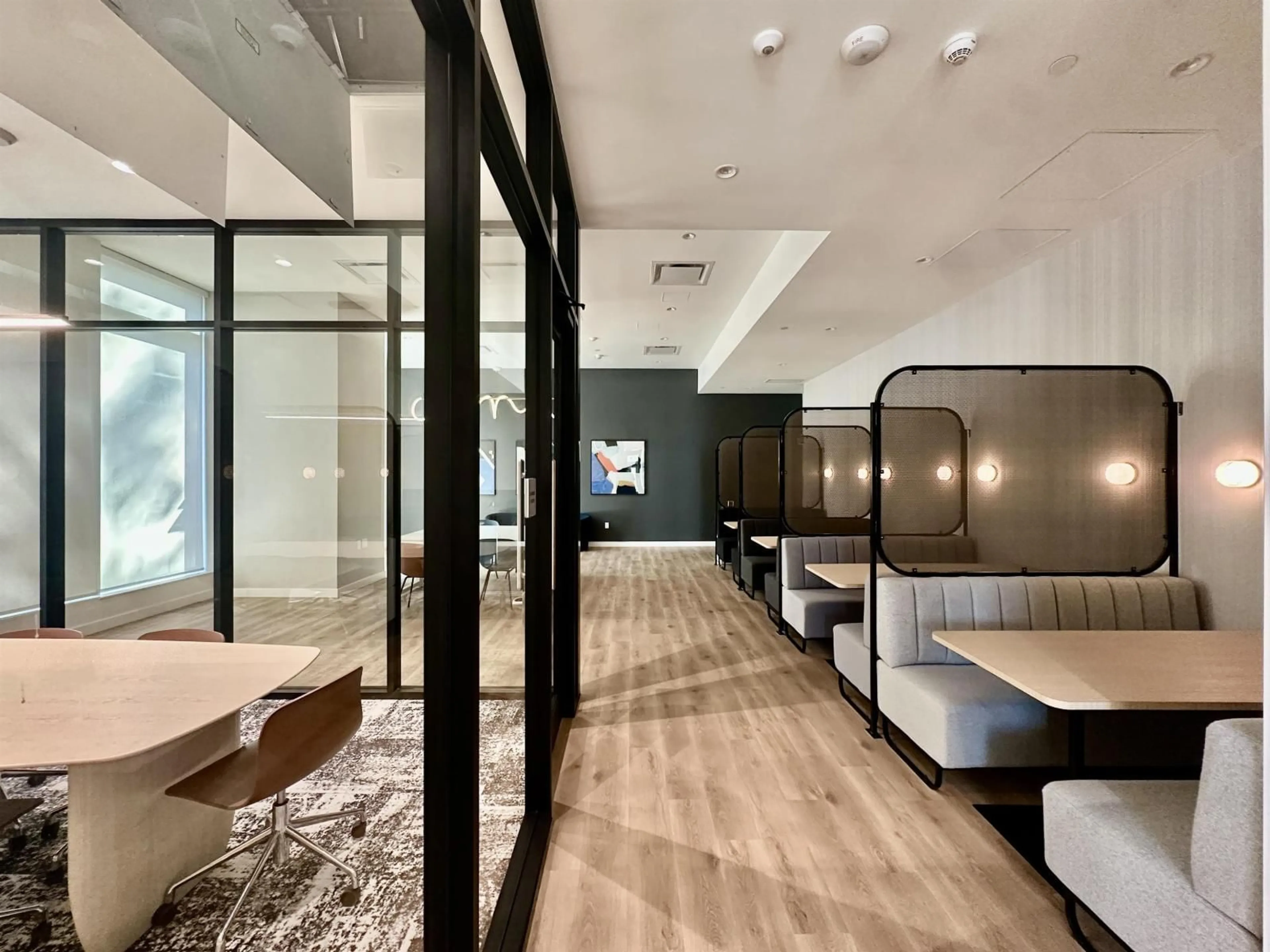 Indoor foyer for 1306 - 13738 CENTRAL AVENUE, Surrey British Columbia V3T0X5