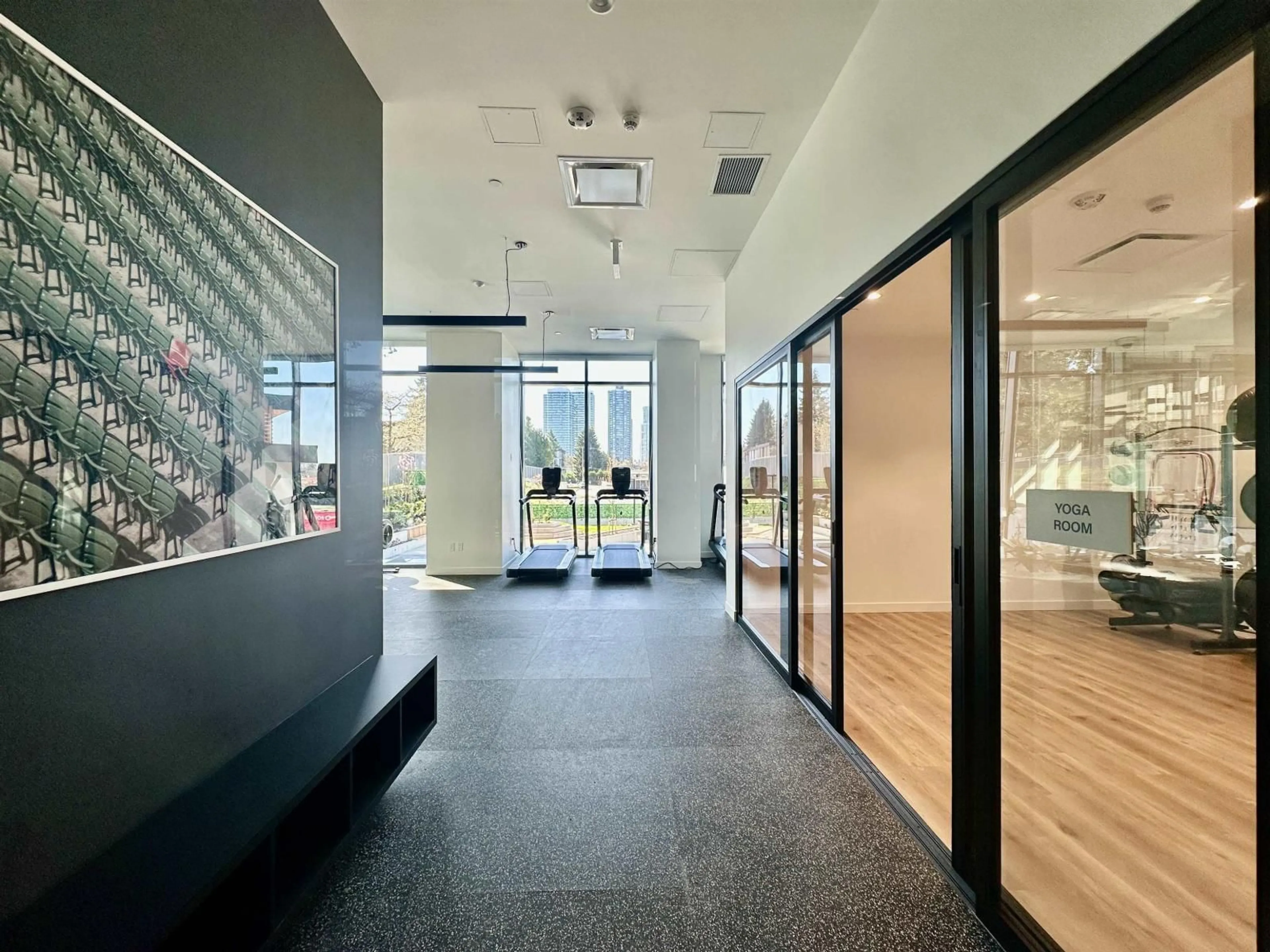 Indoor foyer for 1306 - 13738 CENTRAL AVENUE, Surrey British Columbia V3T0X5