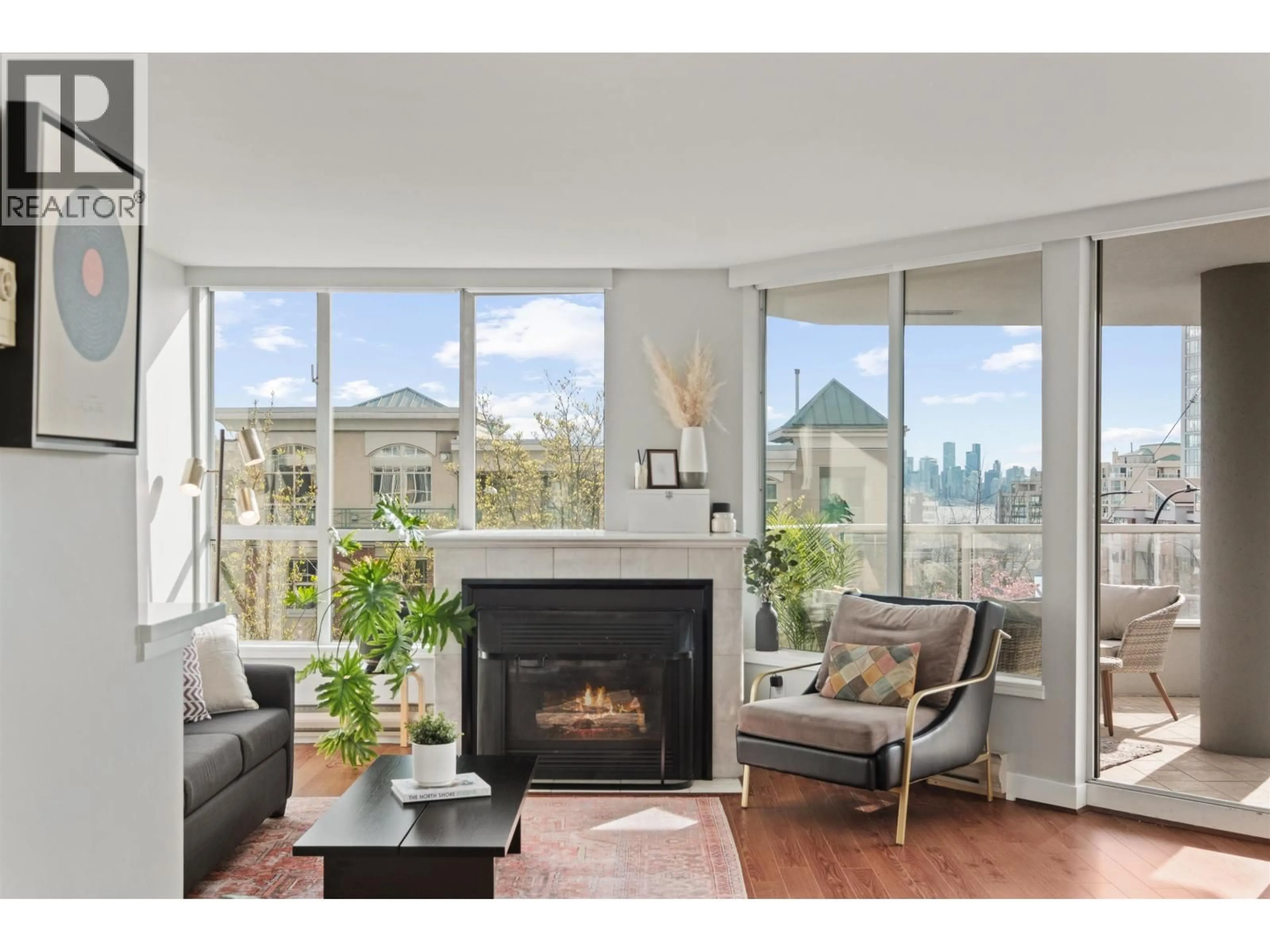 Living room with furniture, wood/laminate floor for 303 - 408 LONSDALE AVENUE, North Vancouver British Columbia V7M2G5