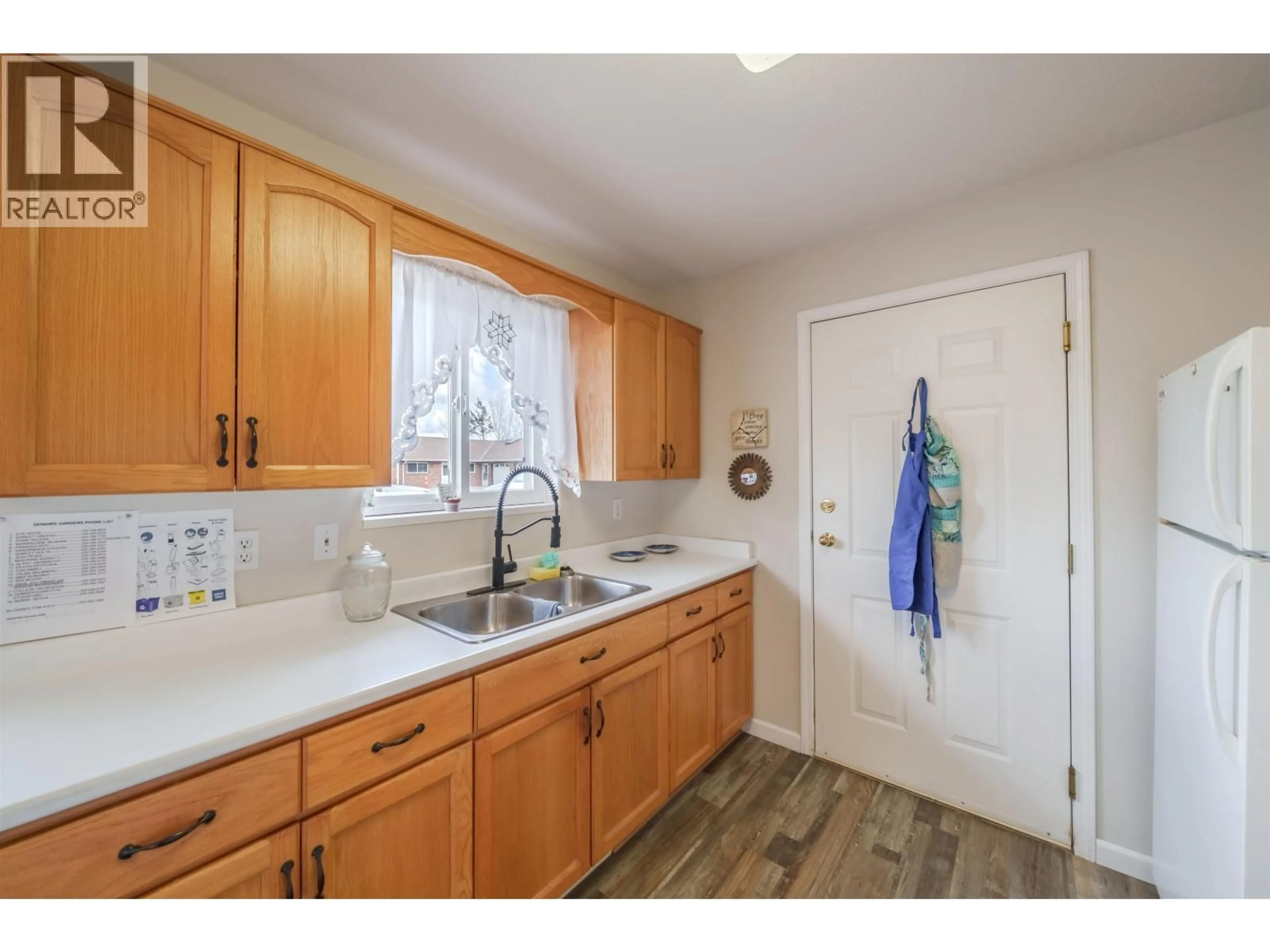 Standard kitchen, unknown for 204 8TH STREET, 100 Mile House British Columbia V0K2E0